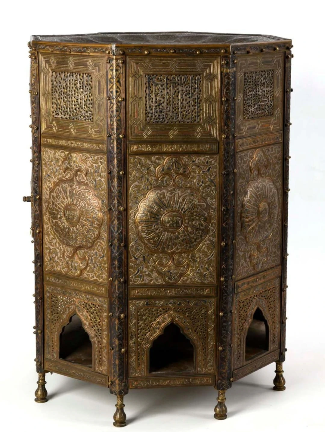 Spectacular Ottoman Pharmacy Cabinet in embossed copper, 19th century