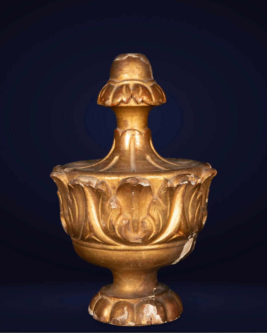 Gilded wood finial from the 19th century