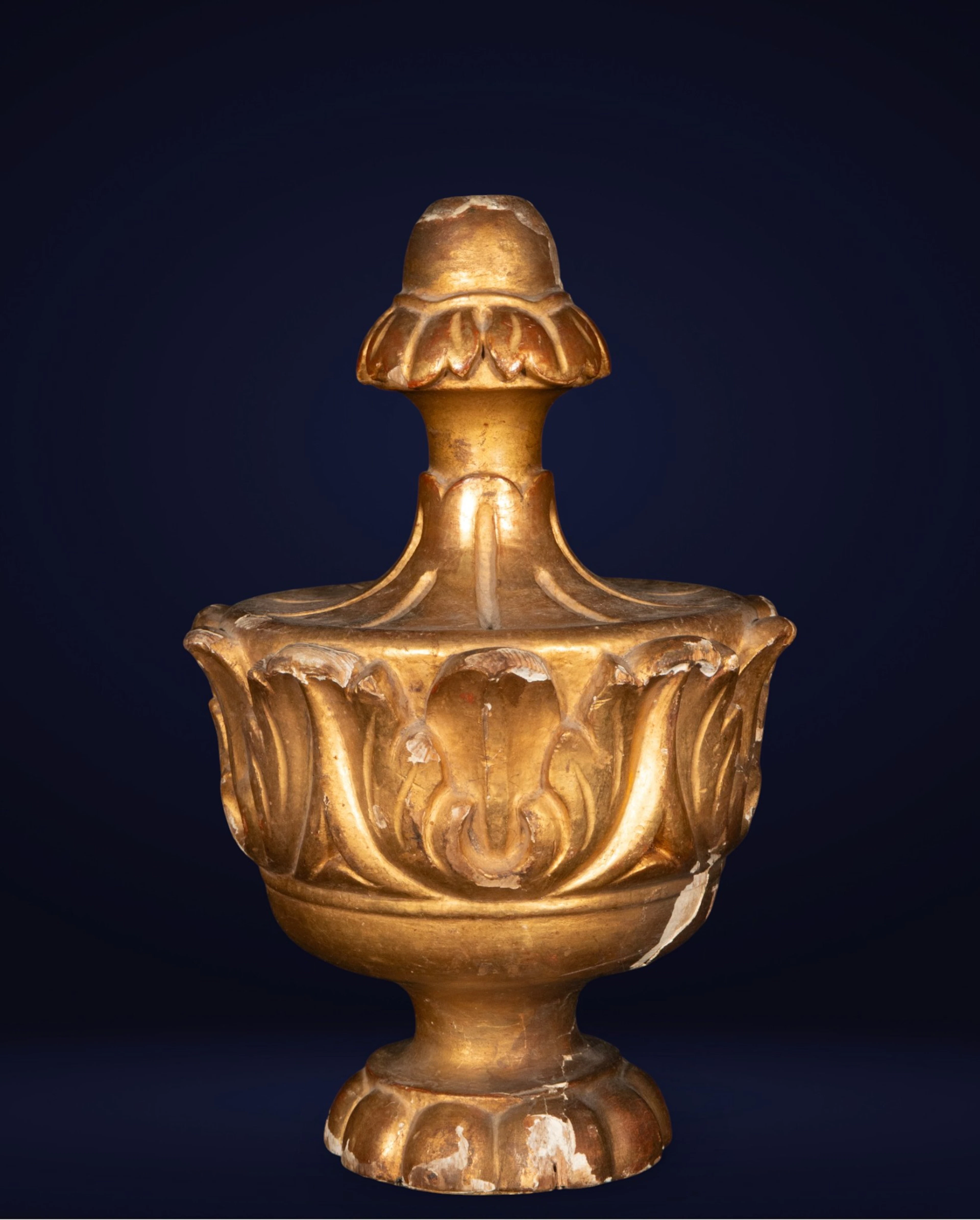 Gilded wood finial from the 19th century