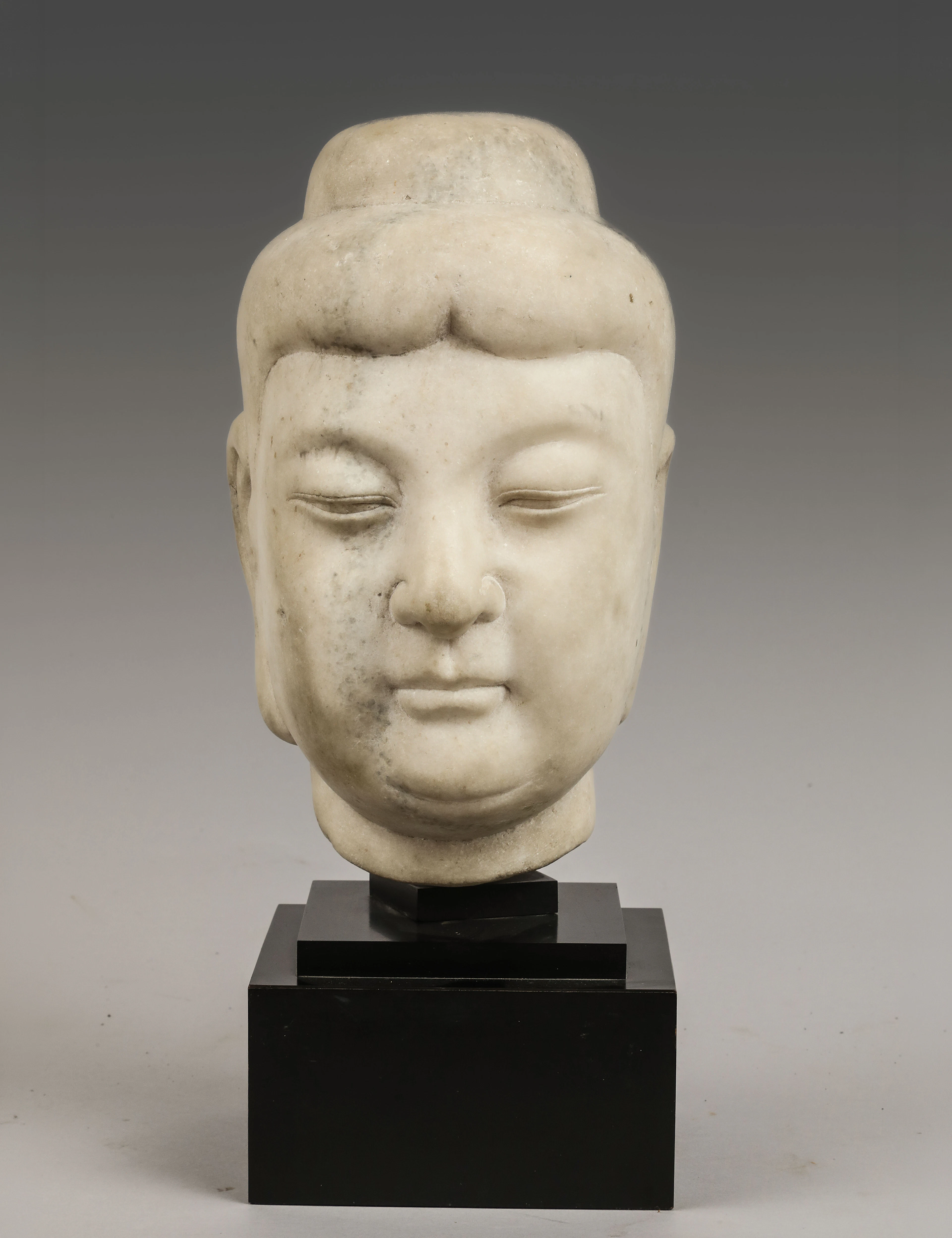 Exceptional and Large Chinese Buddha Head in marble, 19th century?