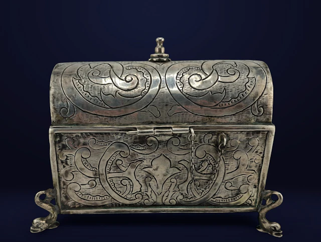 Colonial silver casket with hallmarks, 18th century, early 19th century