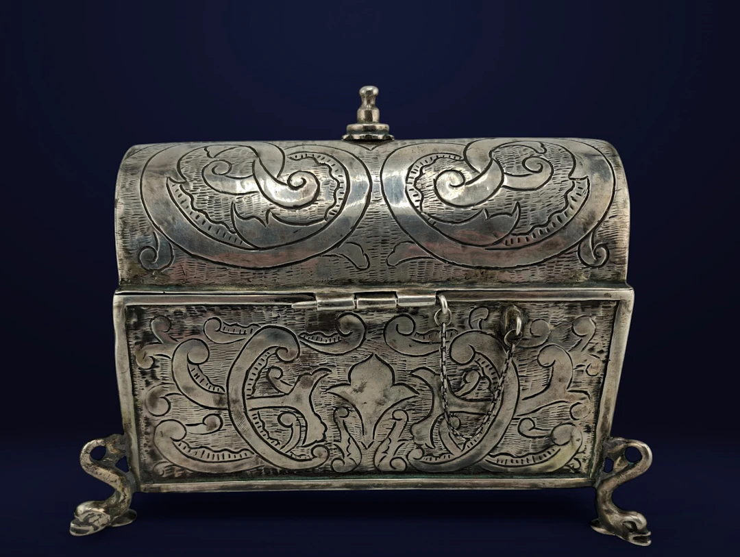 Colonial silver casket with hallmarks, 18th century, early 19th century
