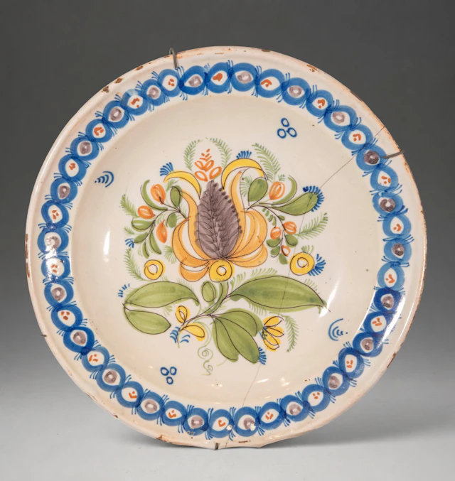 MANISES CERAMICS - Plate with polychrome floral decoration