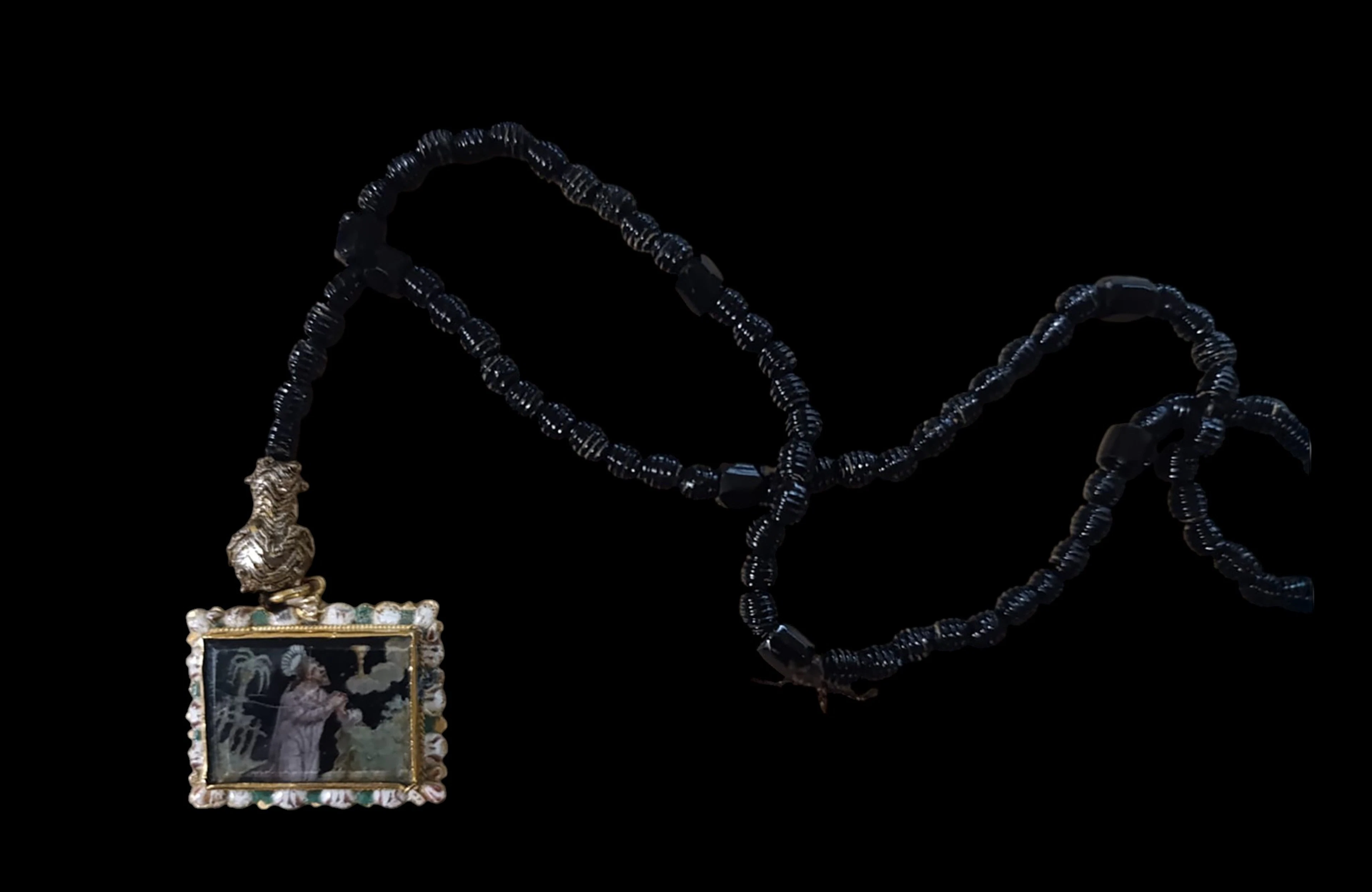 Italian or Mallorcan double-sided reliquary in fine gold and enamels