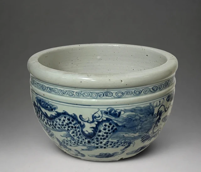 Important circular bowl of white Chinese porcelain, 19th century
