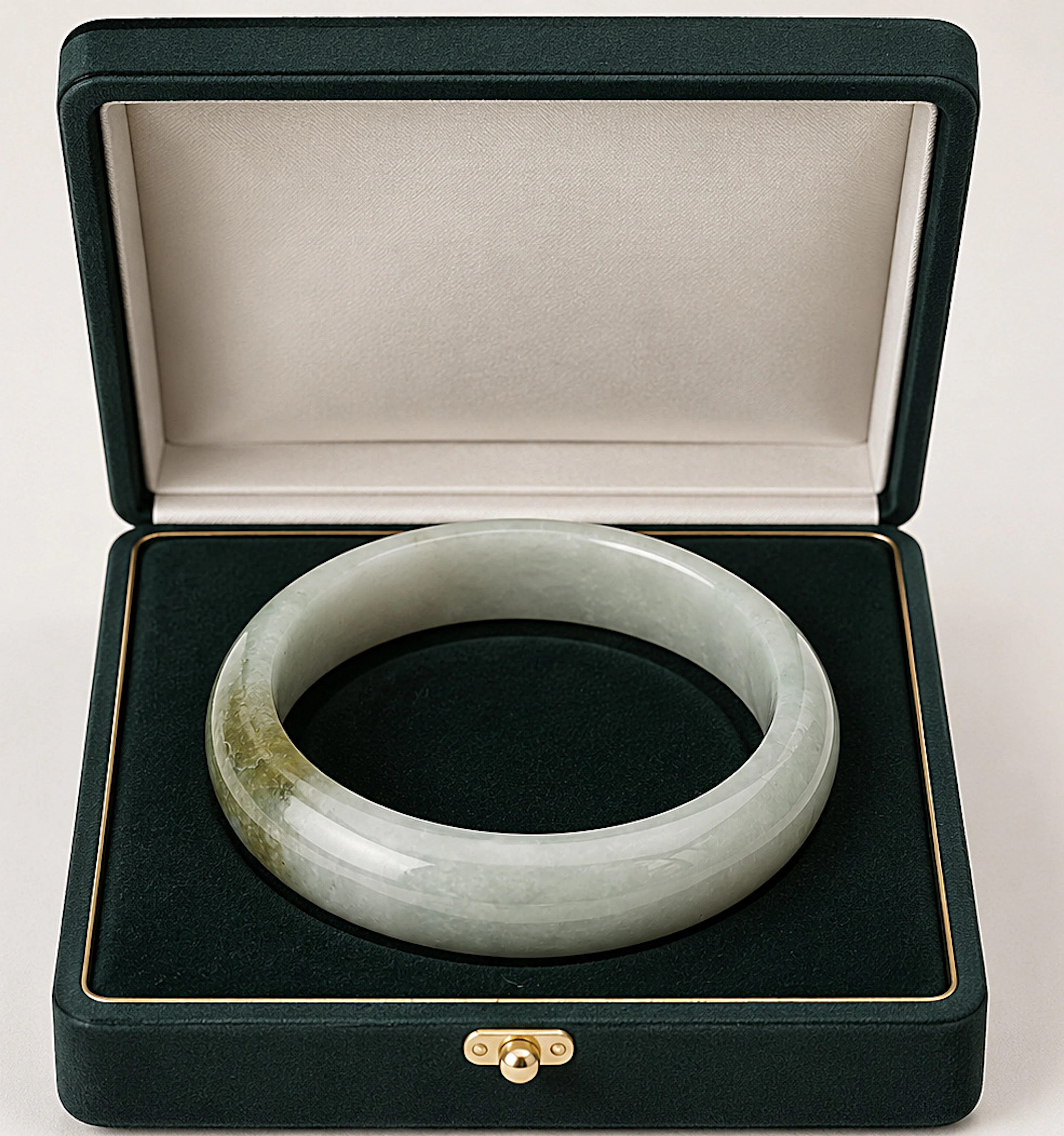Vintage Chinese bracelet made of natural type A jadeite with certificate