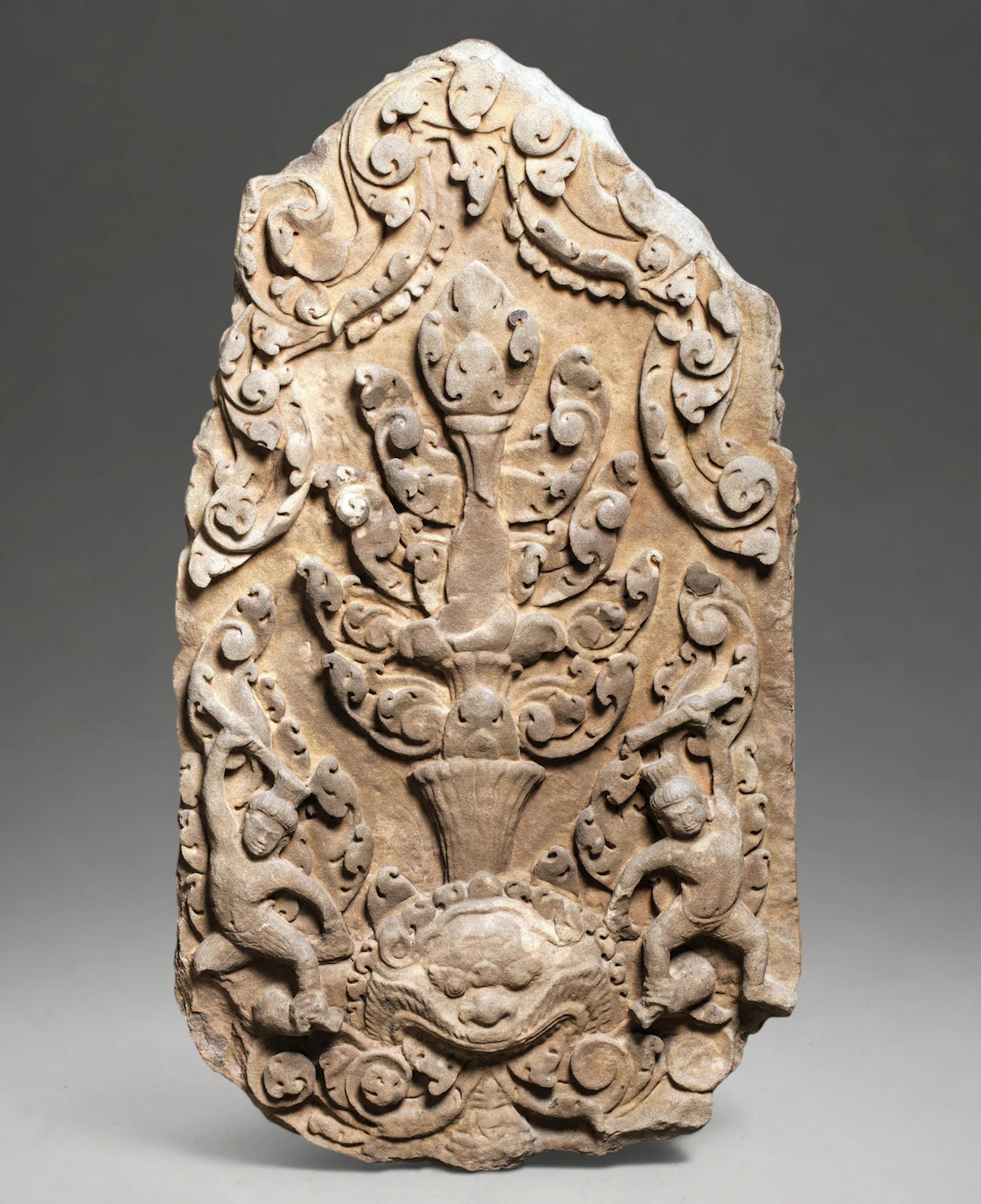 Exceptional Temple Frieze in carved stone - Khmer, Cambodia, 11th century