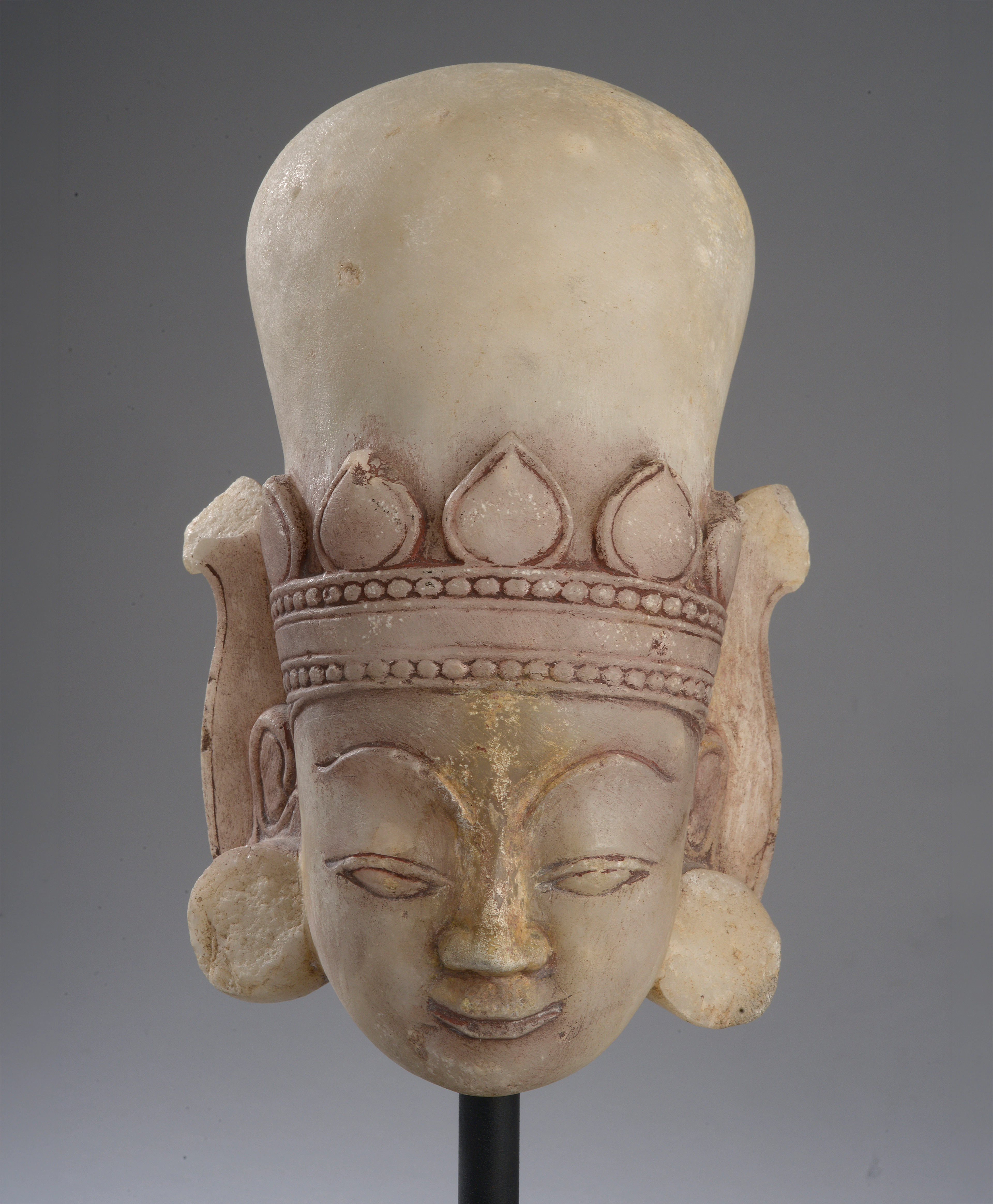 Buddha head in white marble. Burma, Shan State Kingdom, 18th century