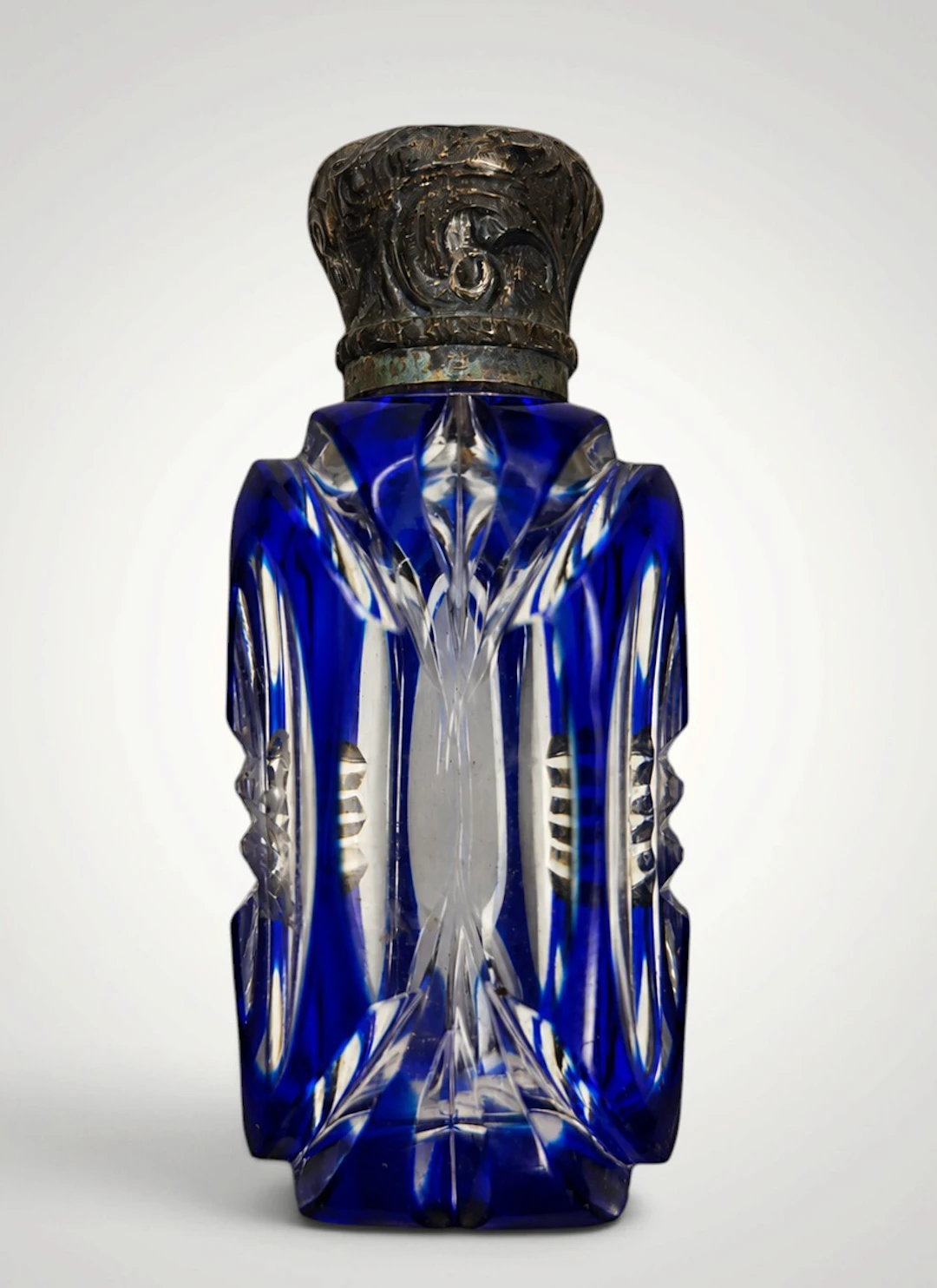 Late 18th-century perfume bottle with silver mount