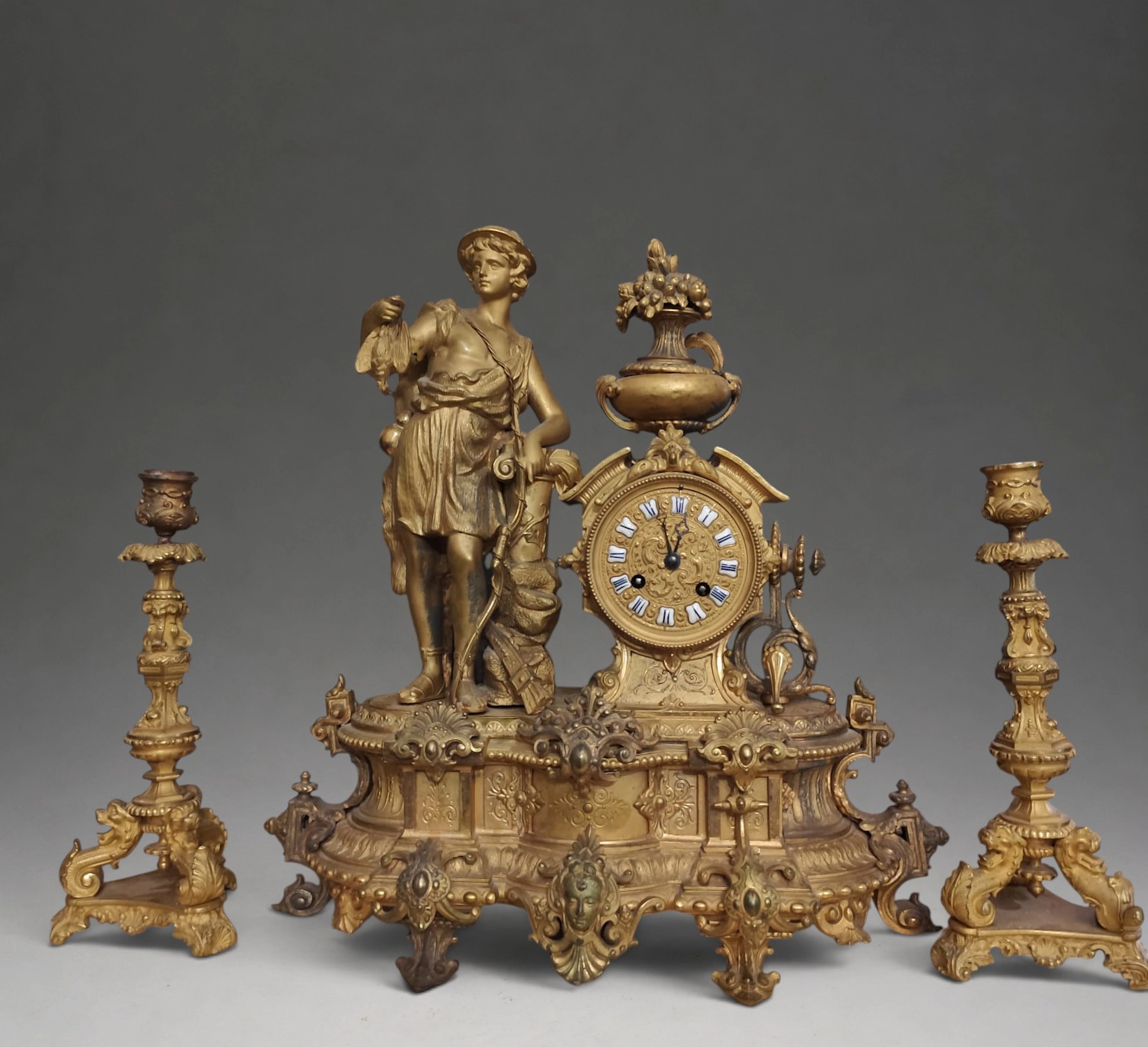 Large Napoleon III Garniture in gilt bronze ormolu