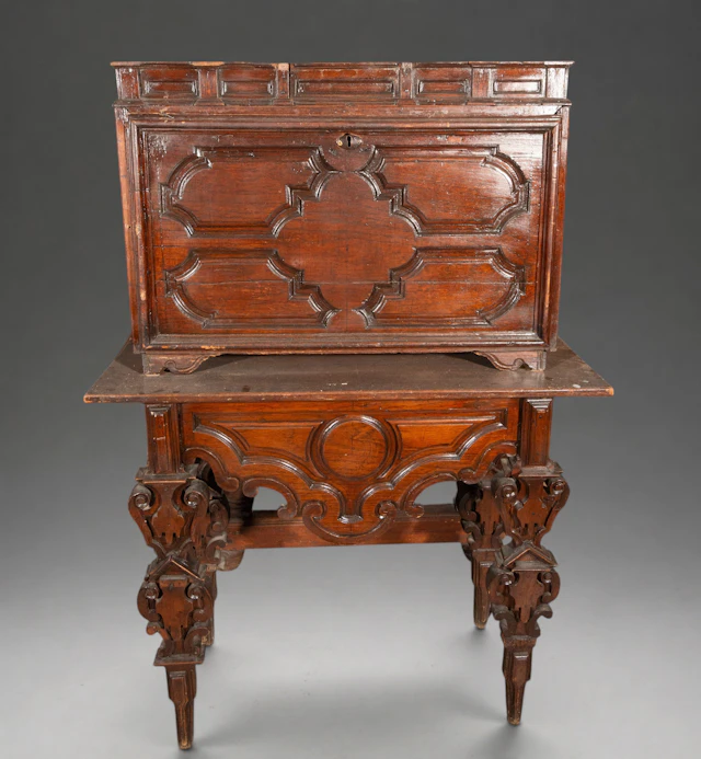 Cedar wood bargueño – late 18th century - 19th century