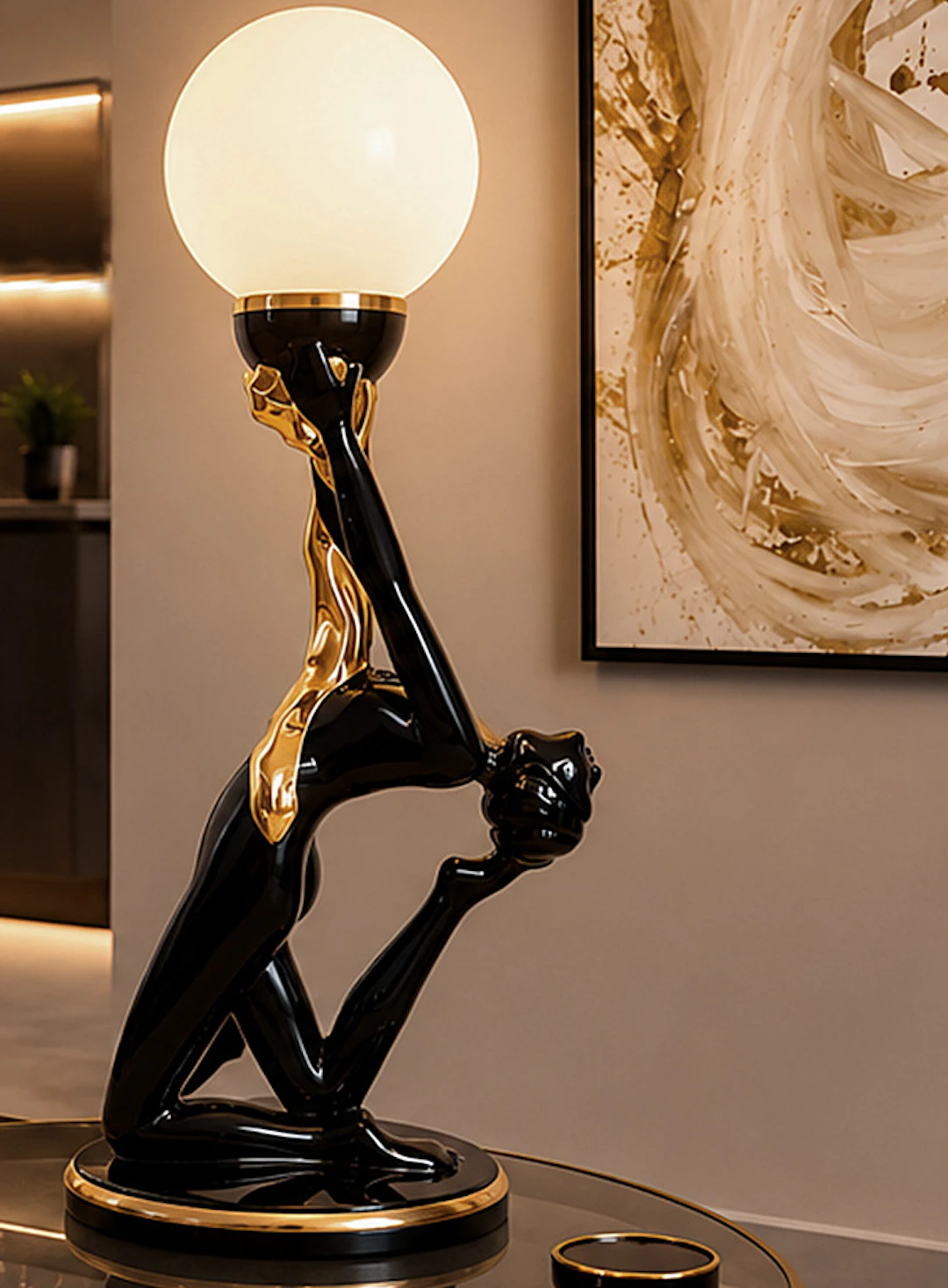 ELEGANT LARGE ART-DECO LAMP IN BLACK AND GOLD CERAMIC.