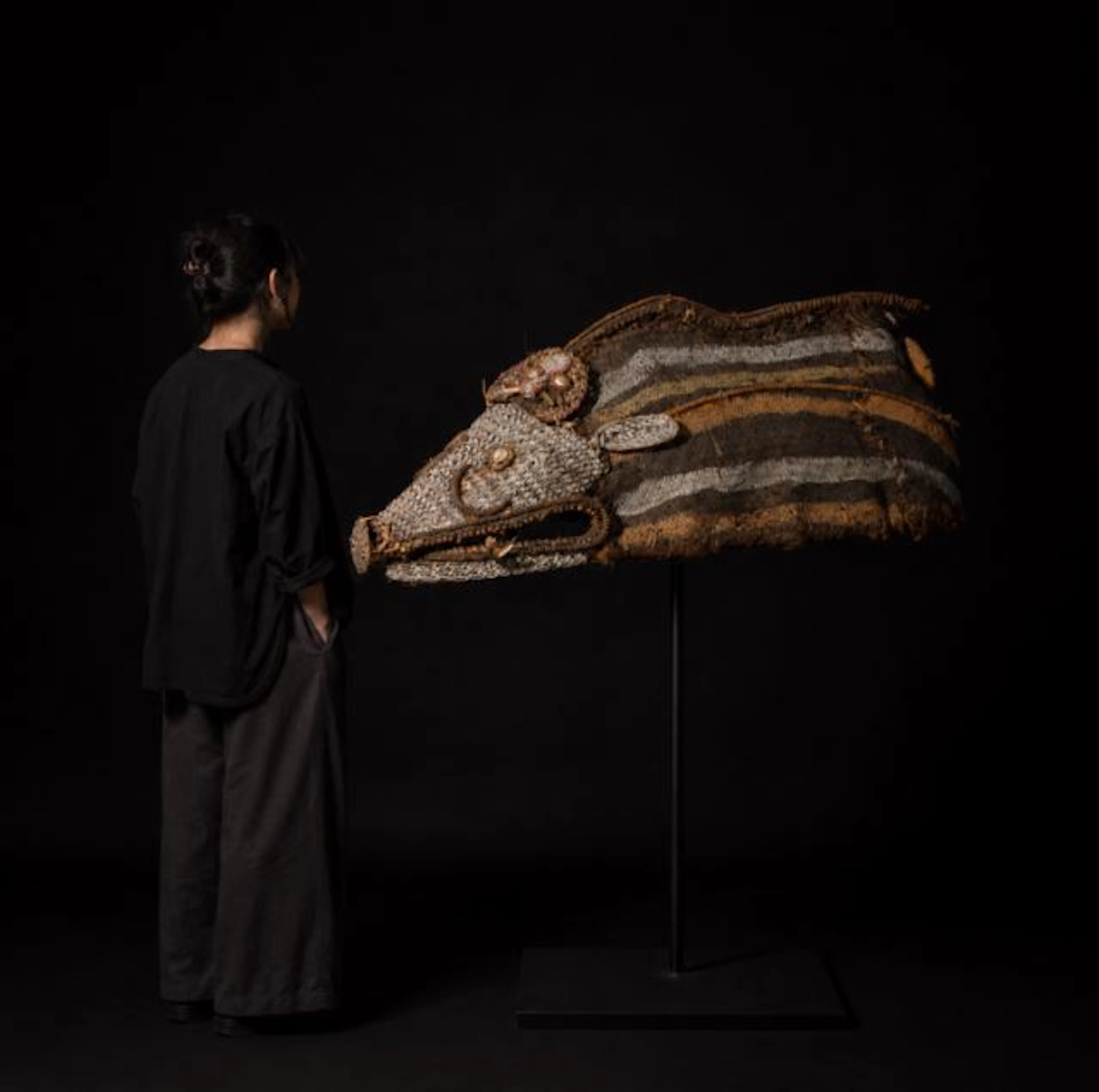 LARGE CEREMONIAL BOAR HELMET - OCEANIA EARLY 20TH CENTURY