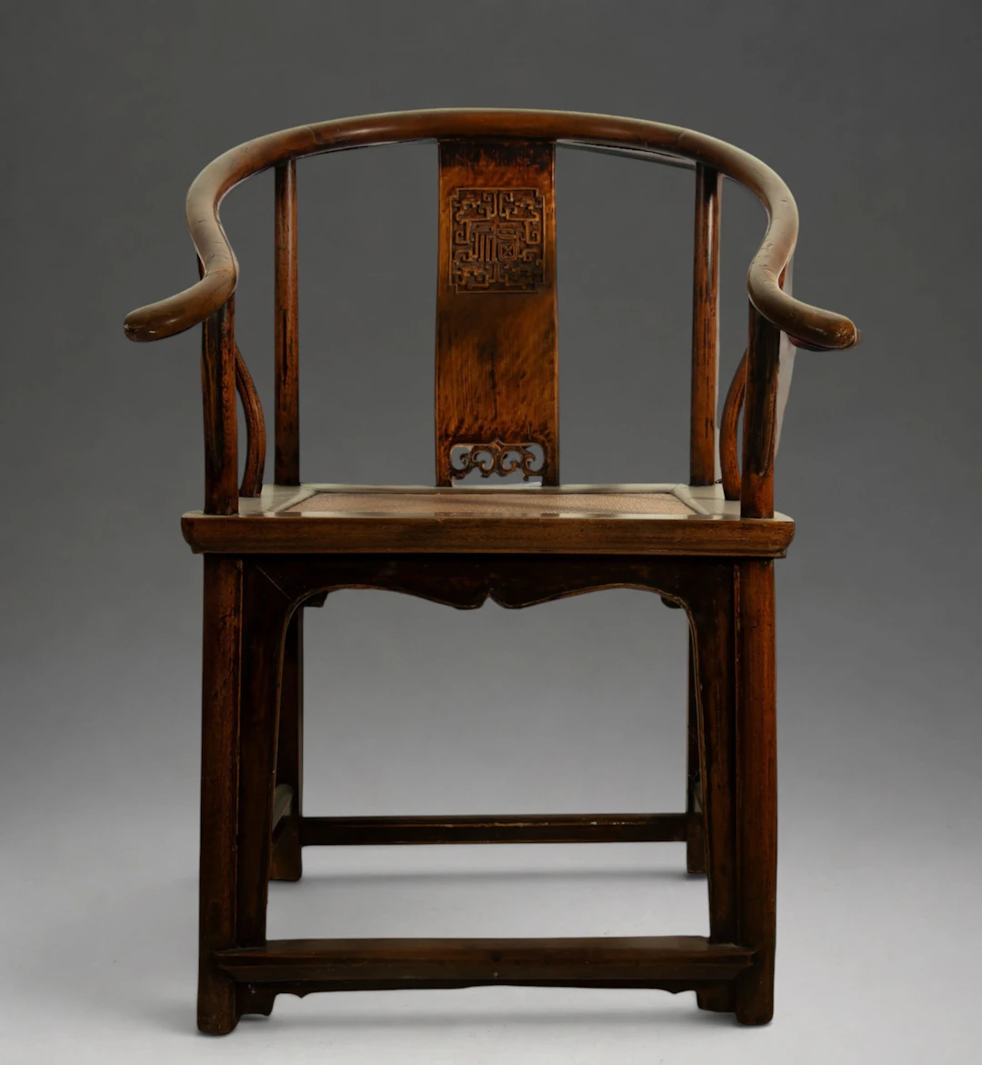 Ming style armchair - China, Qing dynasty, 19th century
