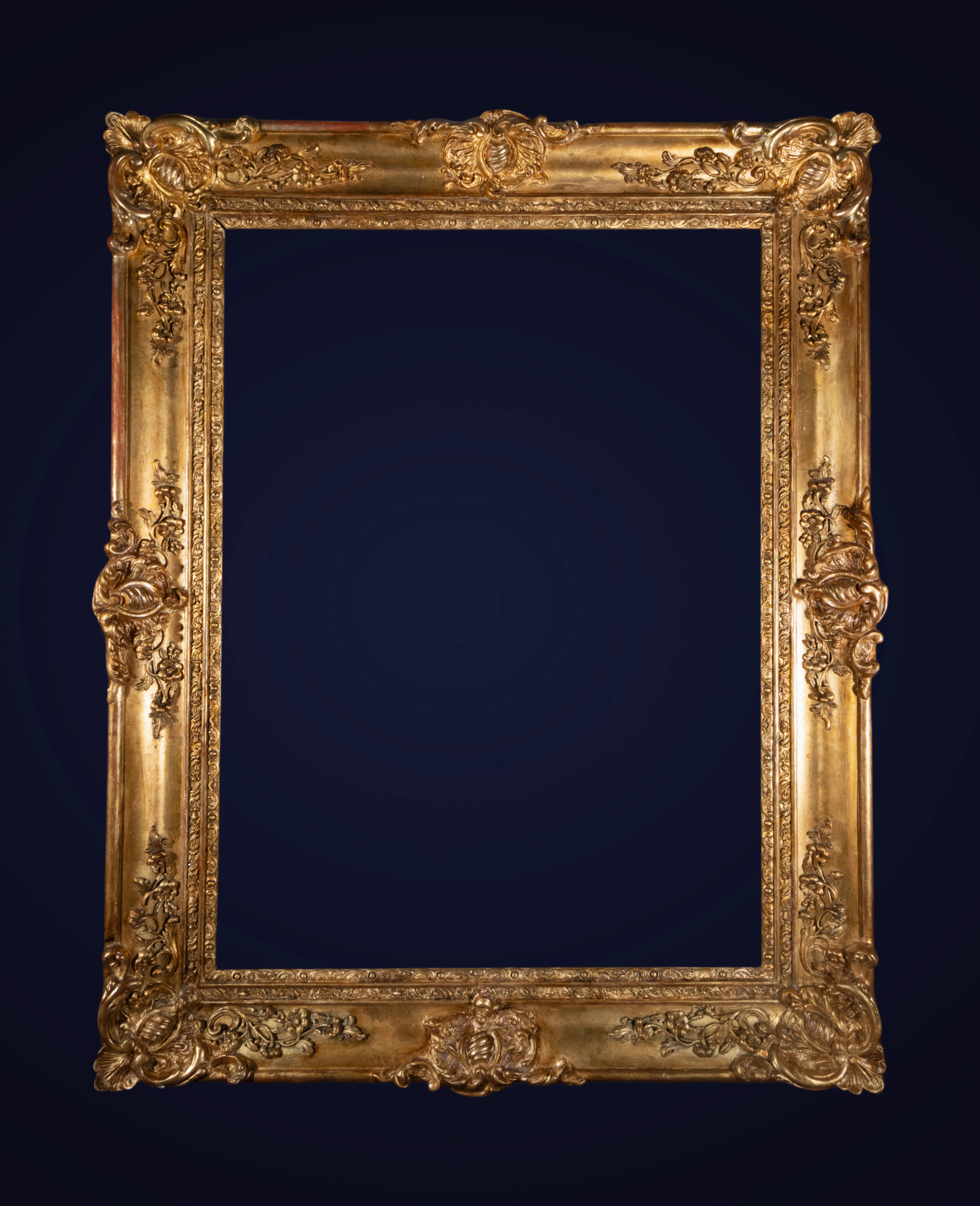 Large and Important Louis XV Grand Frame in wood gilded with gold