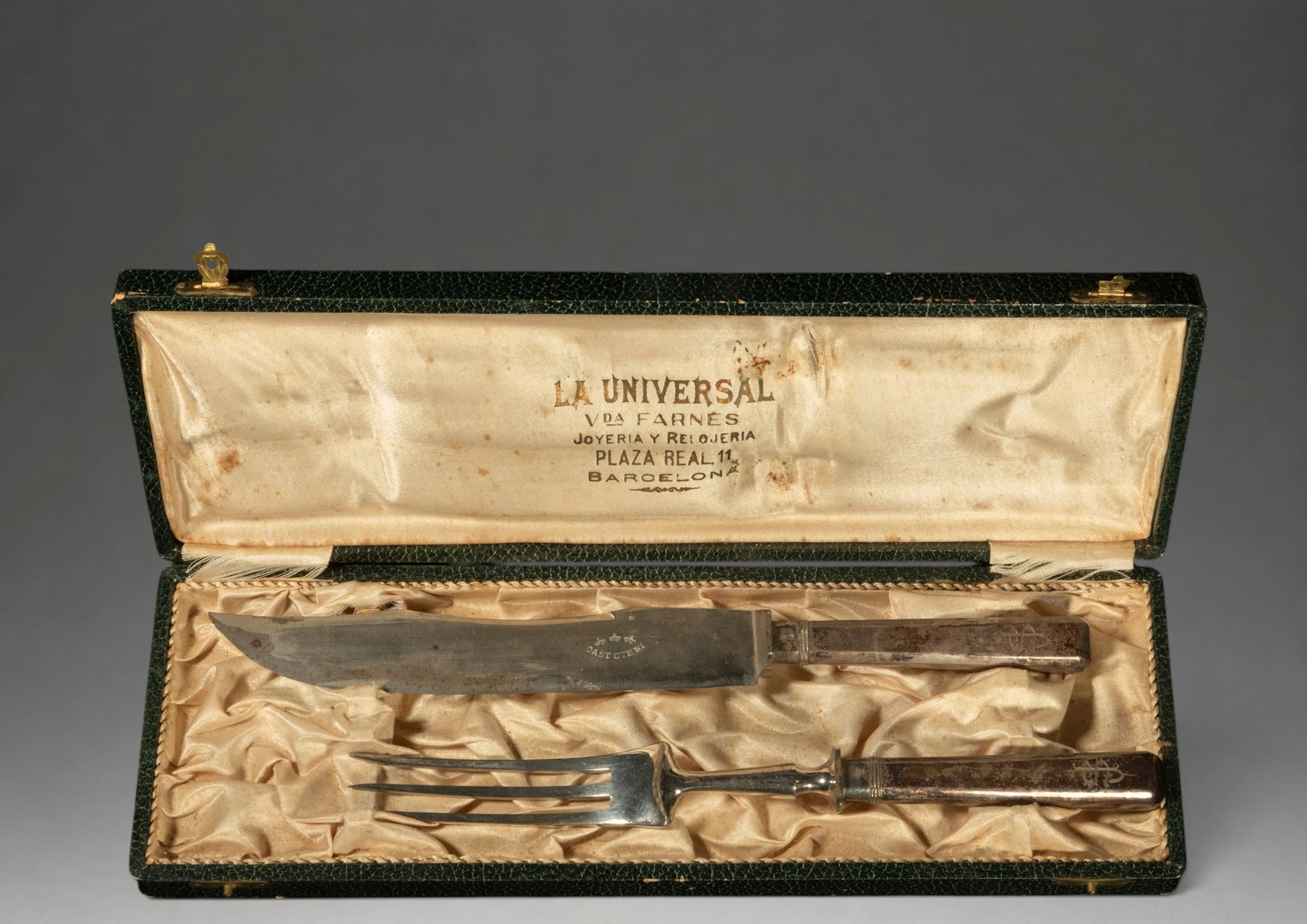 PAIR OF SILVER CARVING CUTLERY