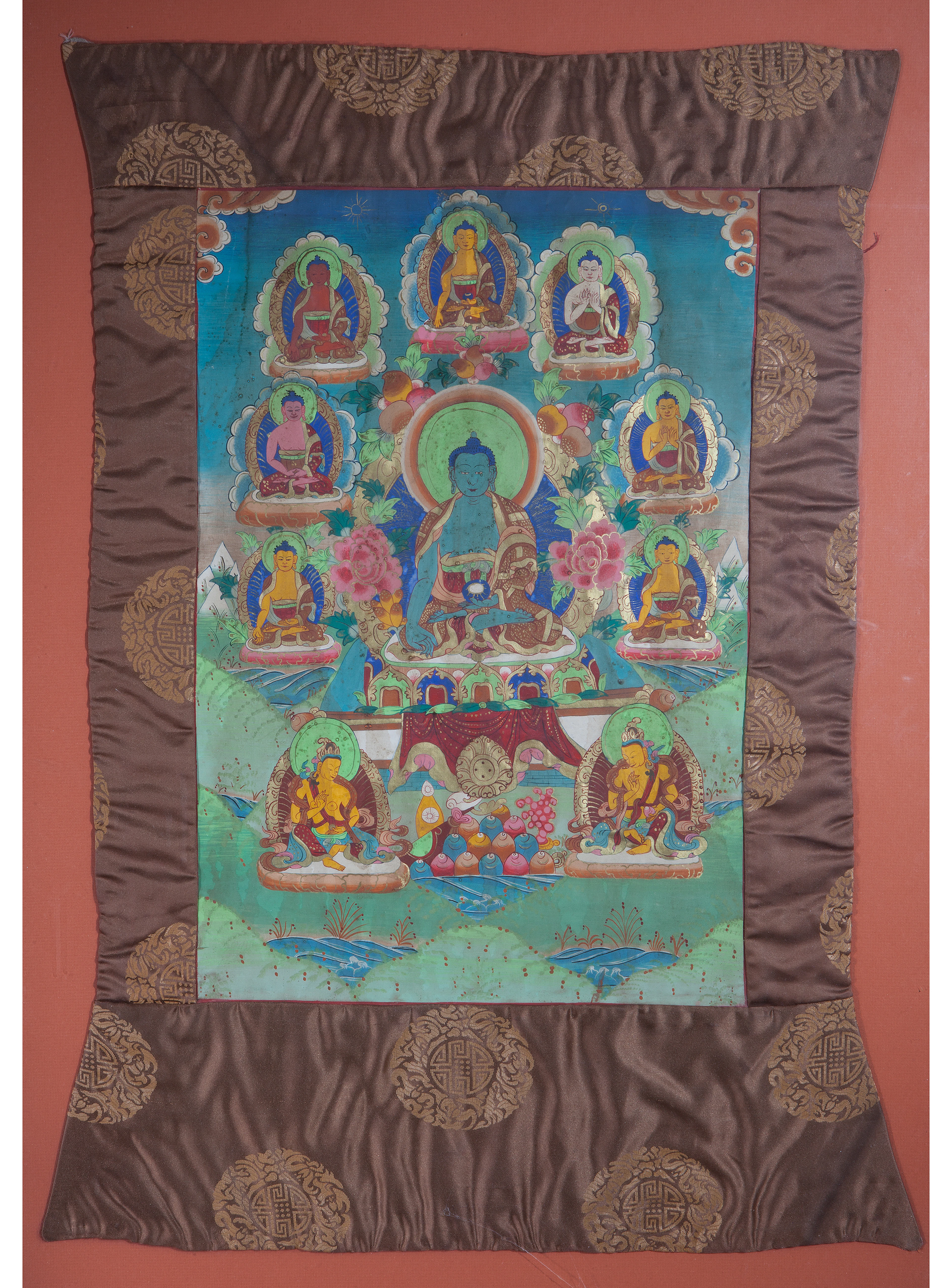 Silk tanka - Tibet, 20th century. 75 x 48 cm. Framed.