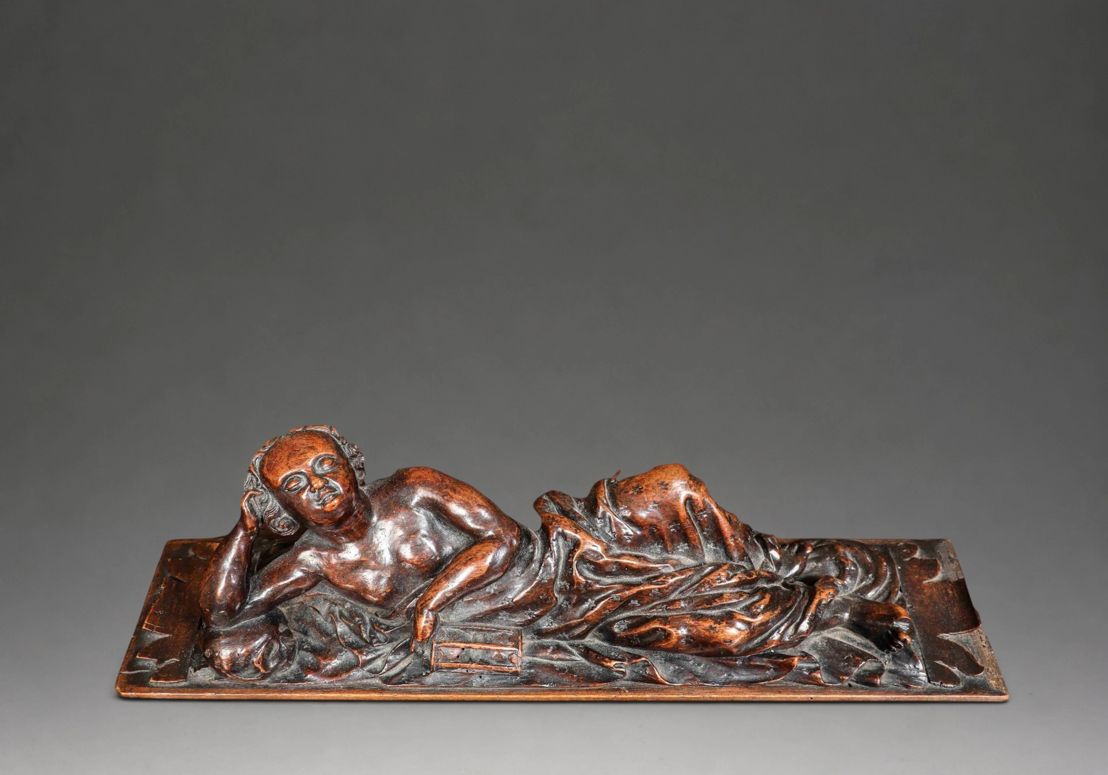 EXQUISITE FLEMISH SUR-STYLE VANITA IN FRUIT WOOD, LATE 16TH CENTURY