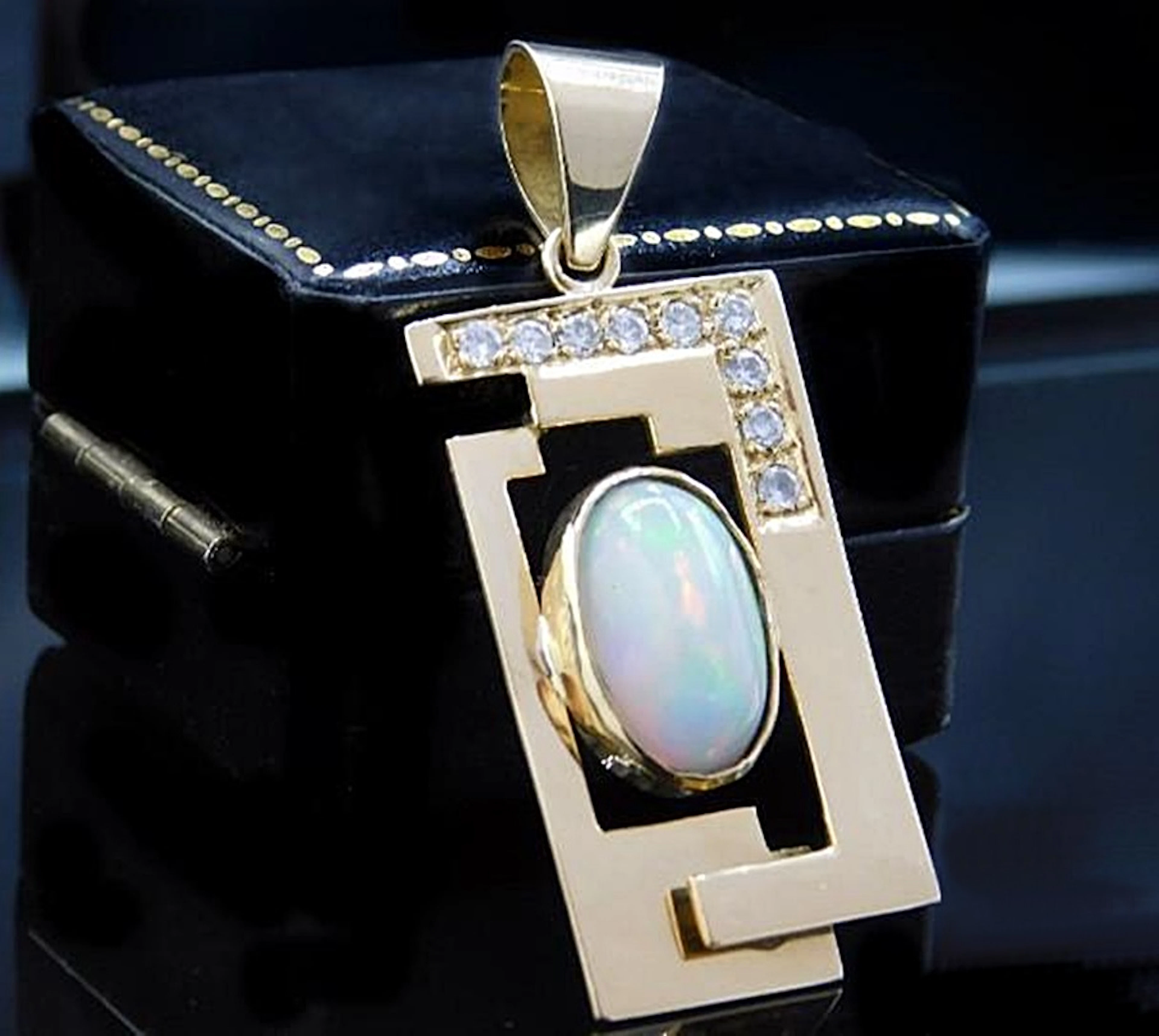 18-karat gold pendant with fire opal and nine diamonds – Andrea Morpurgo