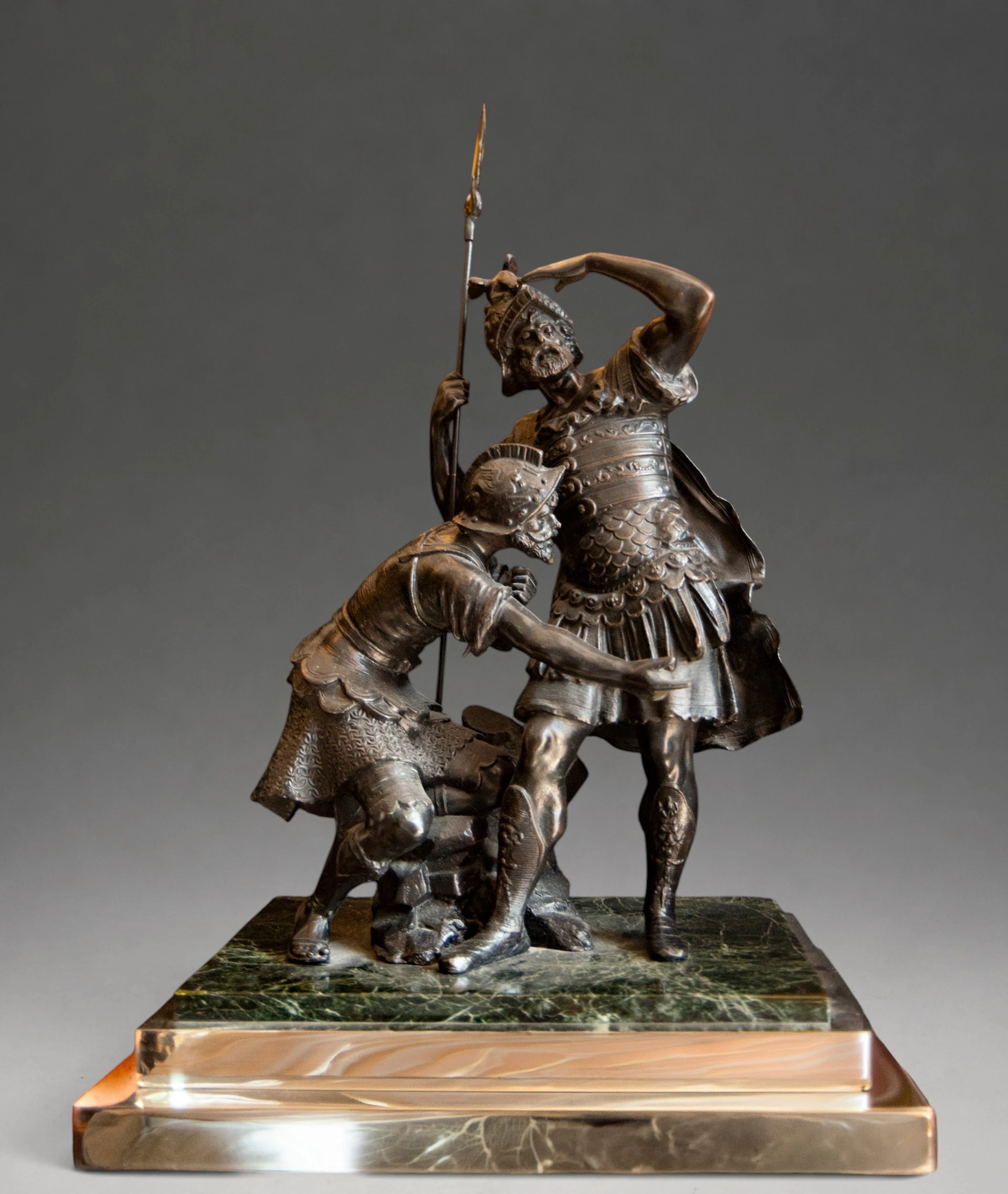 Pair of Warriors in bronze and marble - 20th Century European School