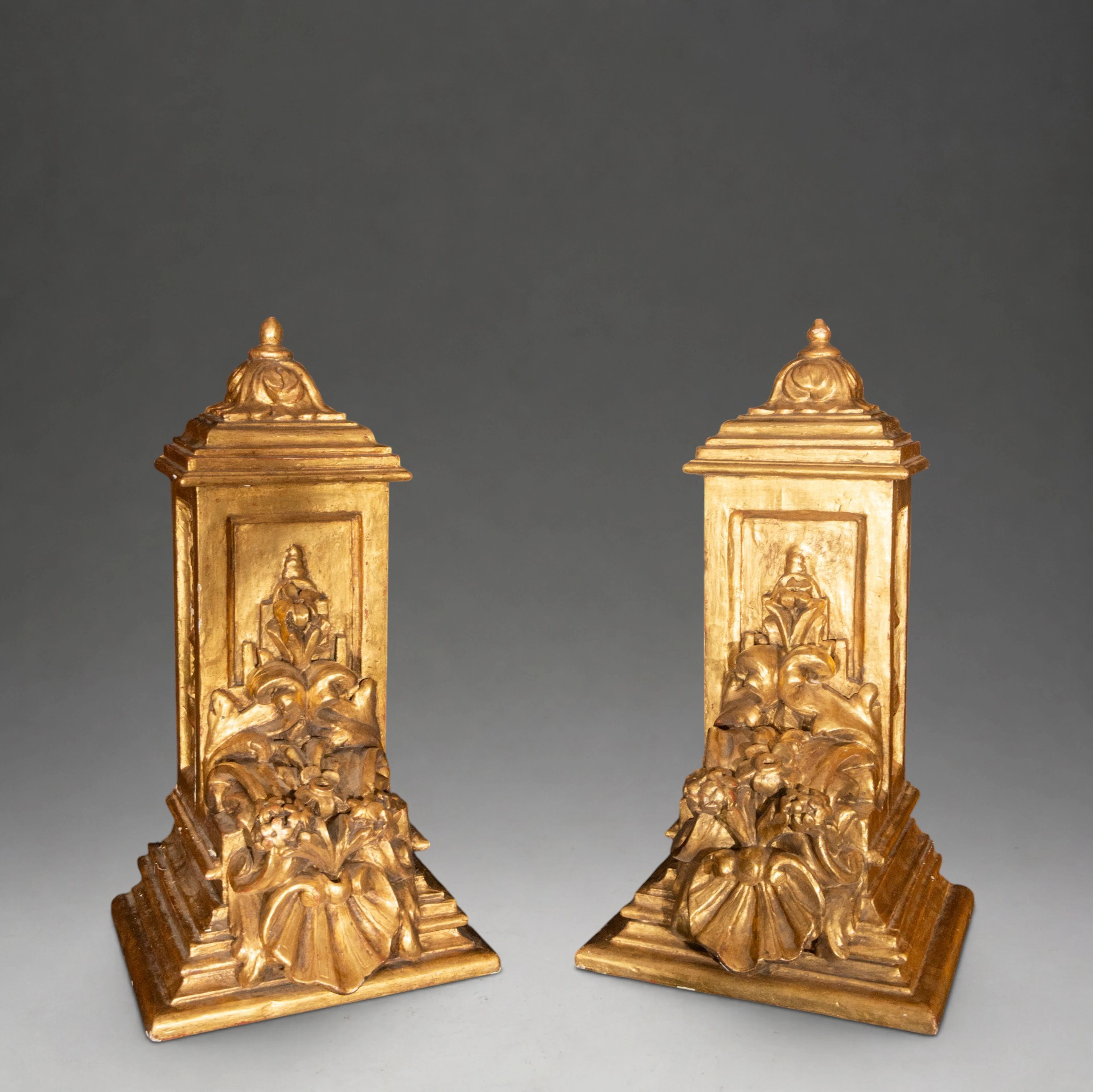 Pair of gilded brackets – 18th century