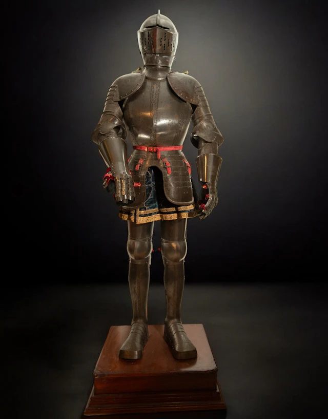 Star Lot - Exceptional Renaissance Knight's Armor from the 16th century
