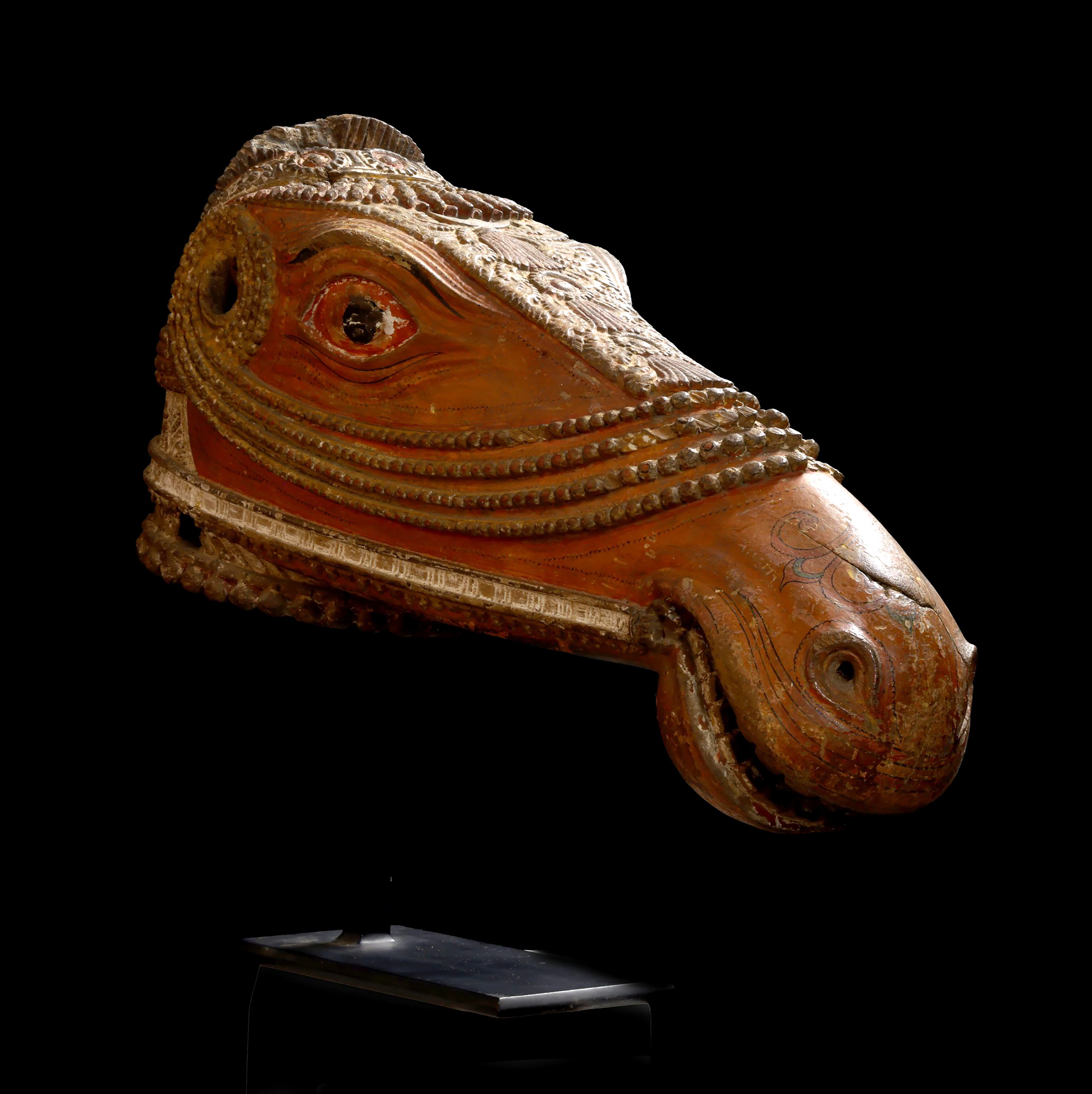 Exceptional Kerala Horse Head circa 1800, life-size