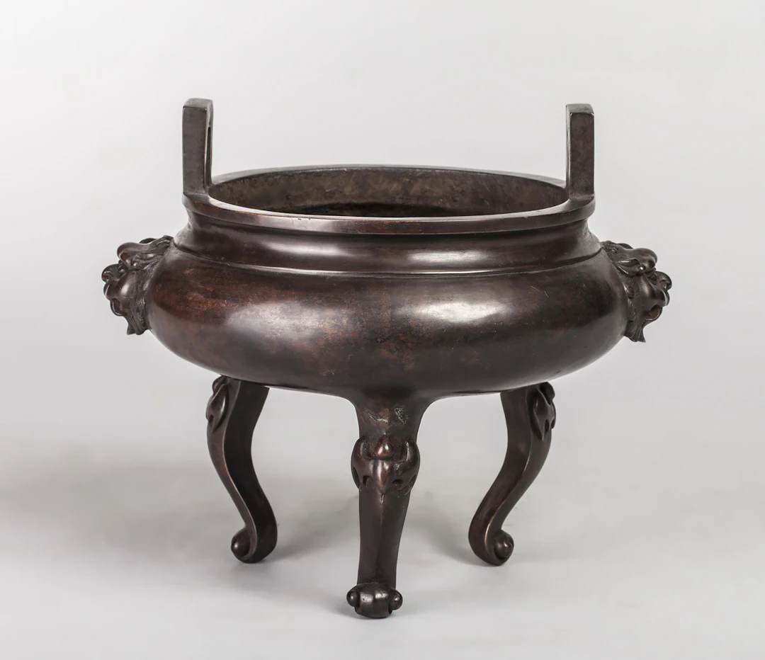 Tripod incense burner, Qing dynasty, in Chinese bronze - 19th century