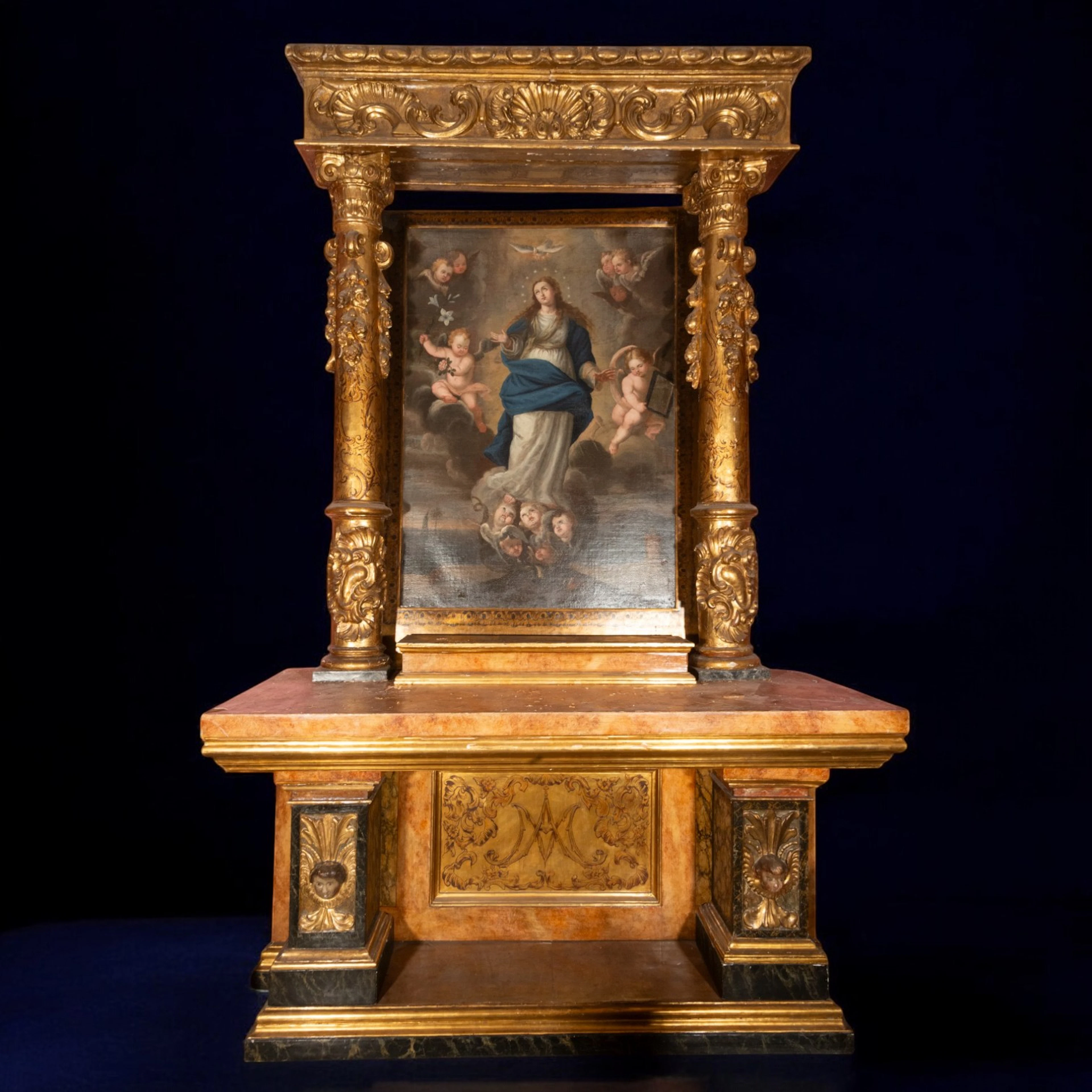 Complete altarpiece with a central painting of the Immaculate Virgin