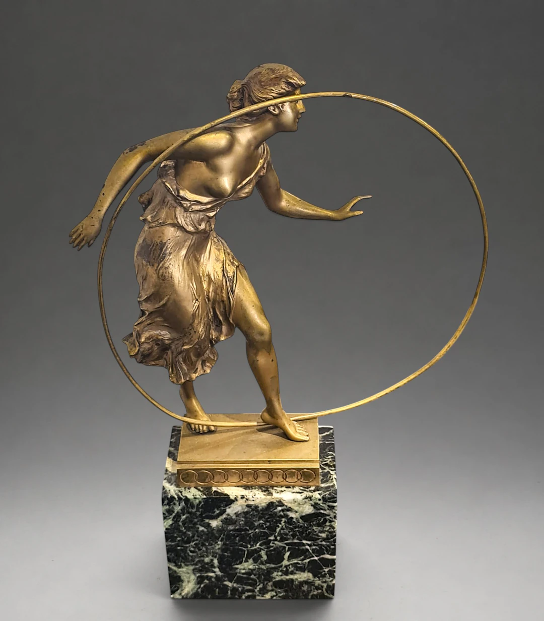 Gilded bronze sculpture "Woman with Hoop", signed MORIN, (1875 - 1950)