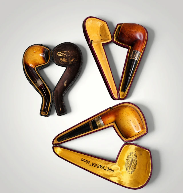 Set of Pacha pipes in a case, 19th-20th centuries