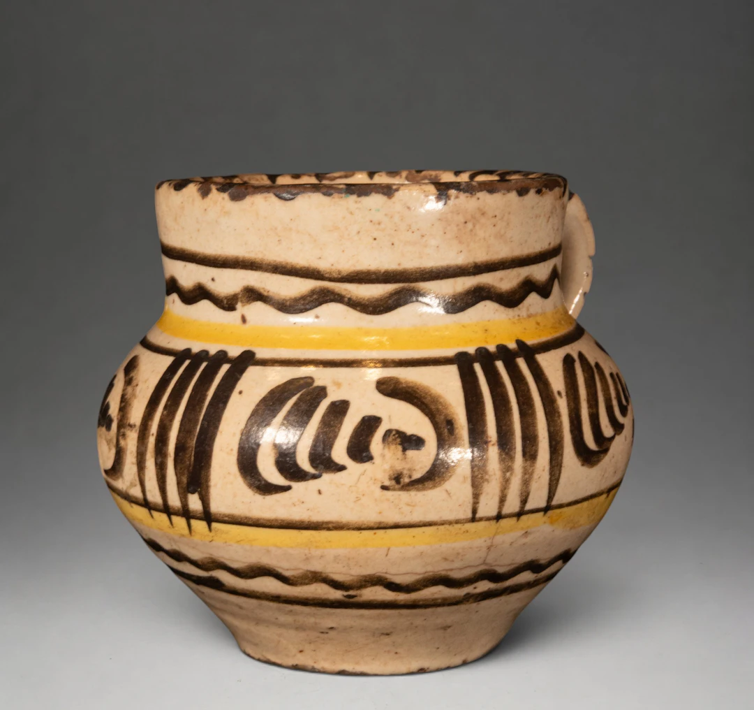 TERUEL CERAMICS - Jar with geometric decoration in manganese and yellow