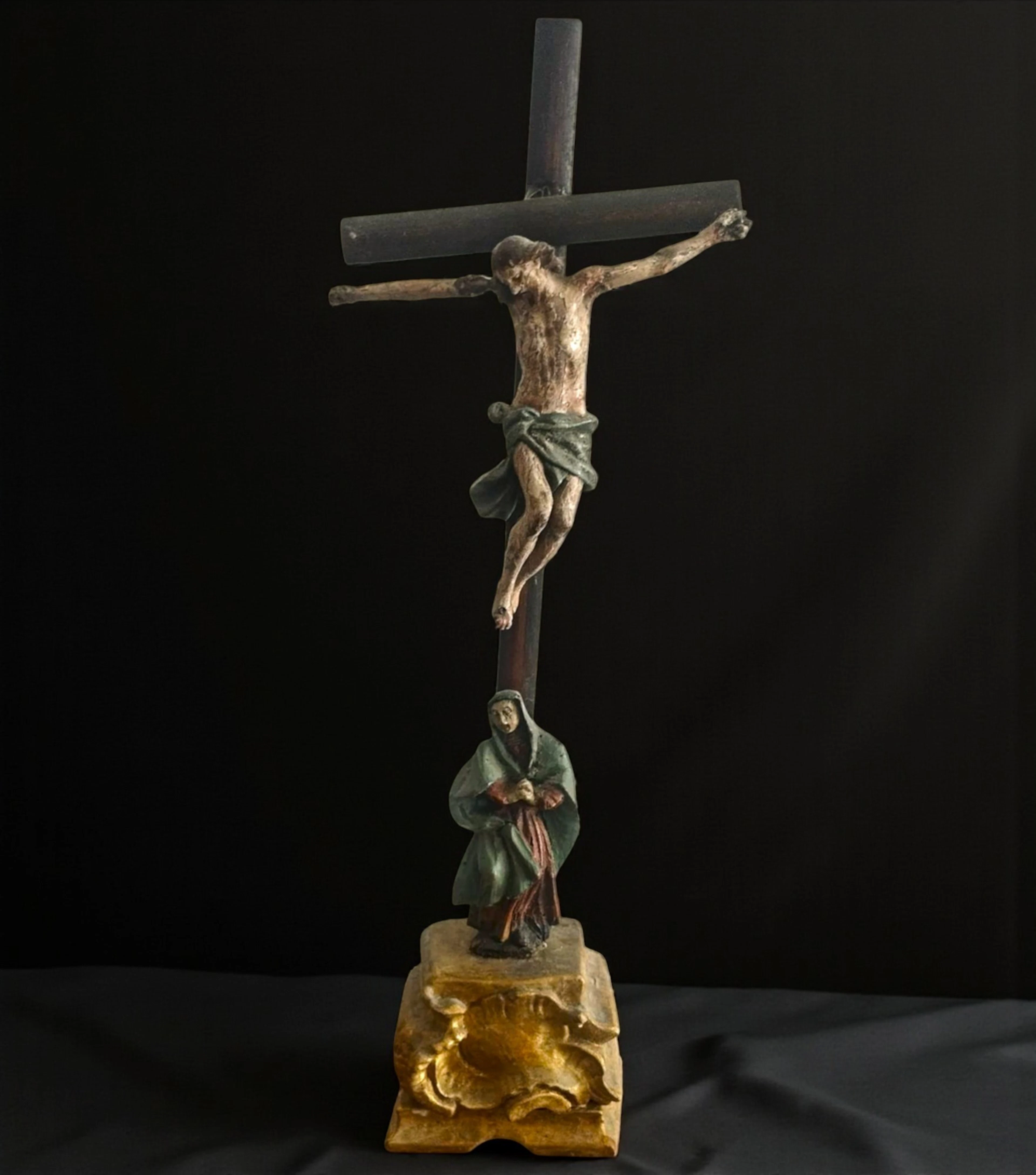 Christ crucified with the Virgin of Sorrows. Portuguese School. 18th century.
