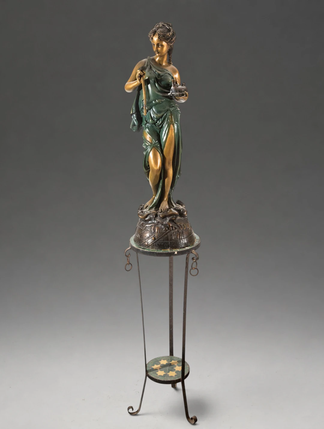 Feminine allegory of the sciences – French school – 19th century
