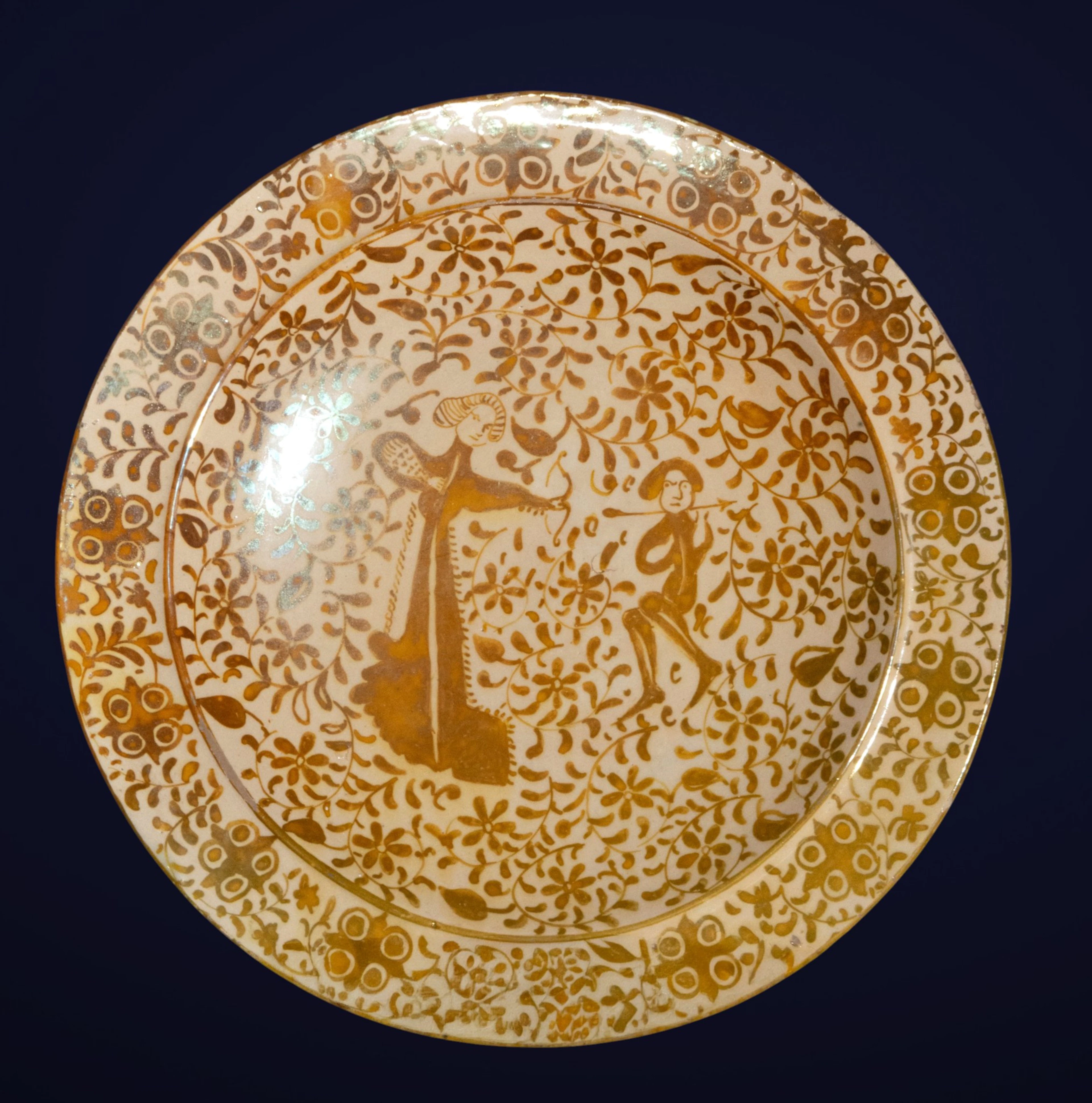 Metallic lusterware plate. Possibly from Paterna, Valencia. Hispano-Arabic