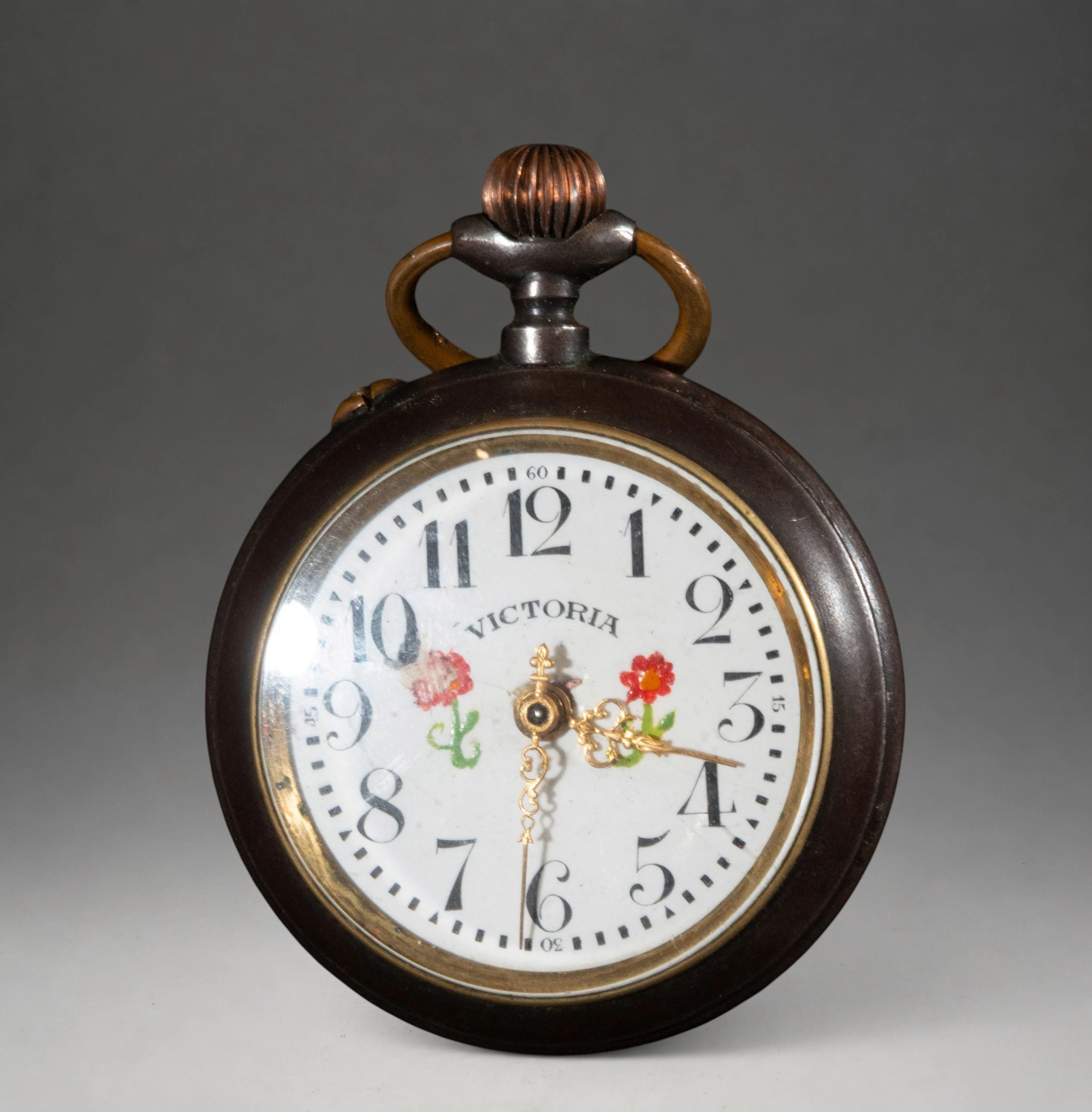 Pocket watch with polychrome floral dial