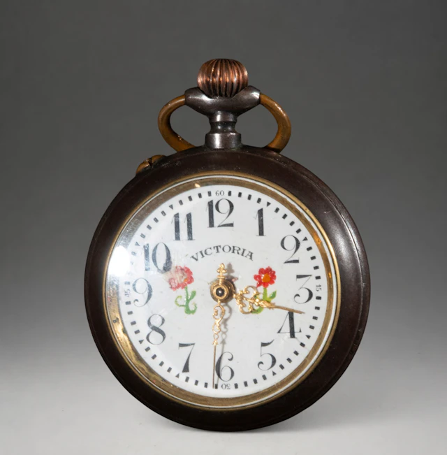 Pocket watch with polychrome floral dial