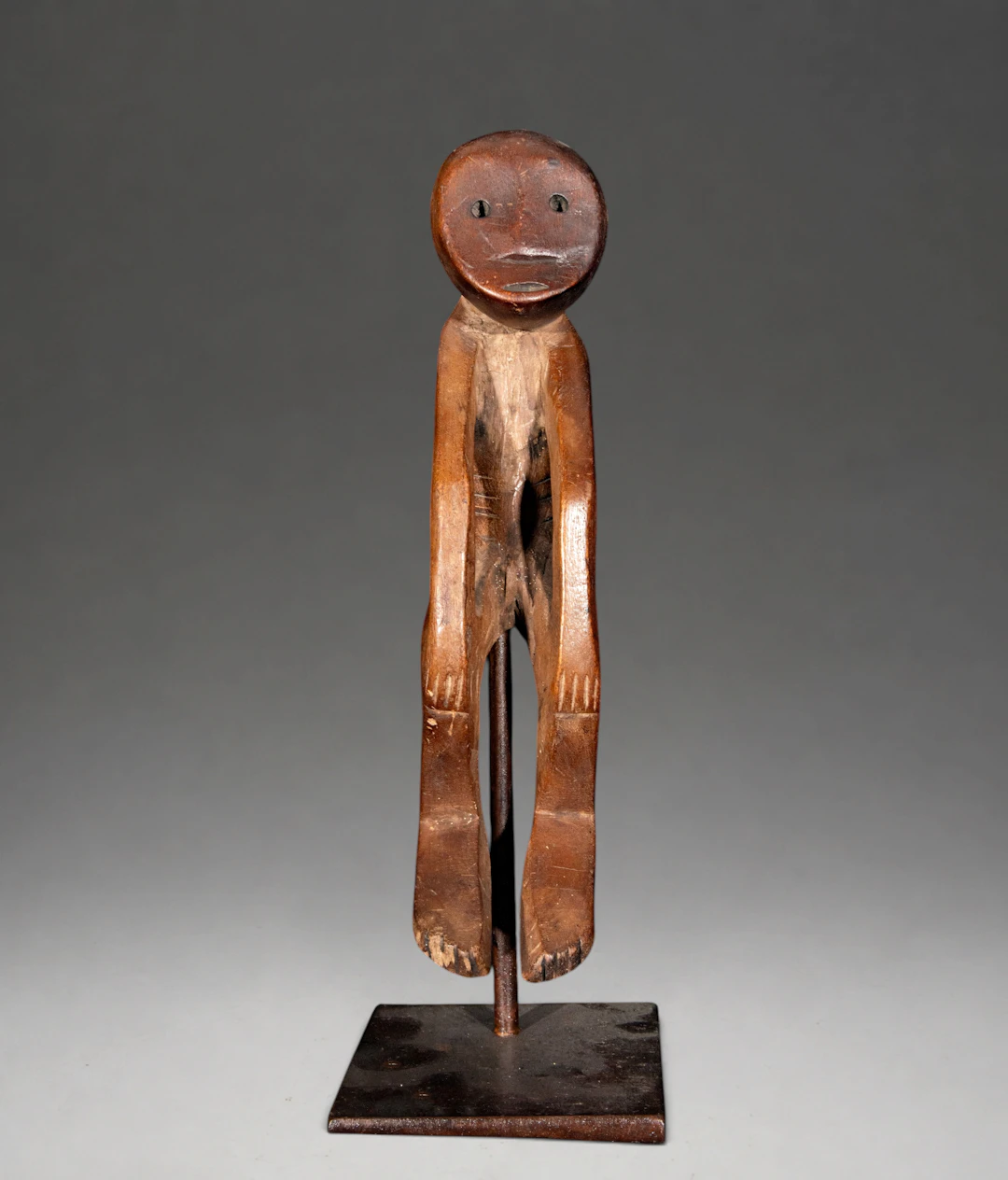 Anthropomorphic wooden figure – Tanzania – 20th century