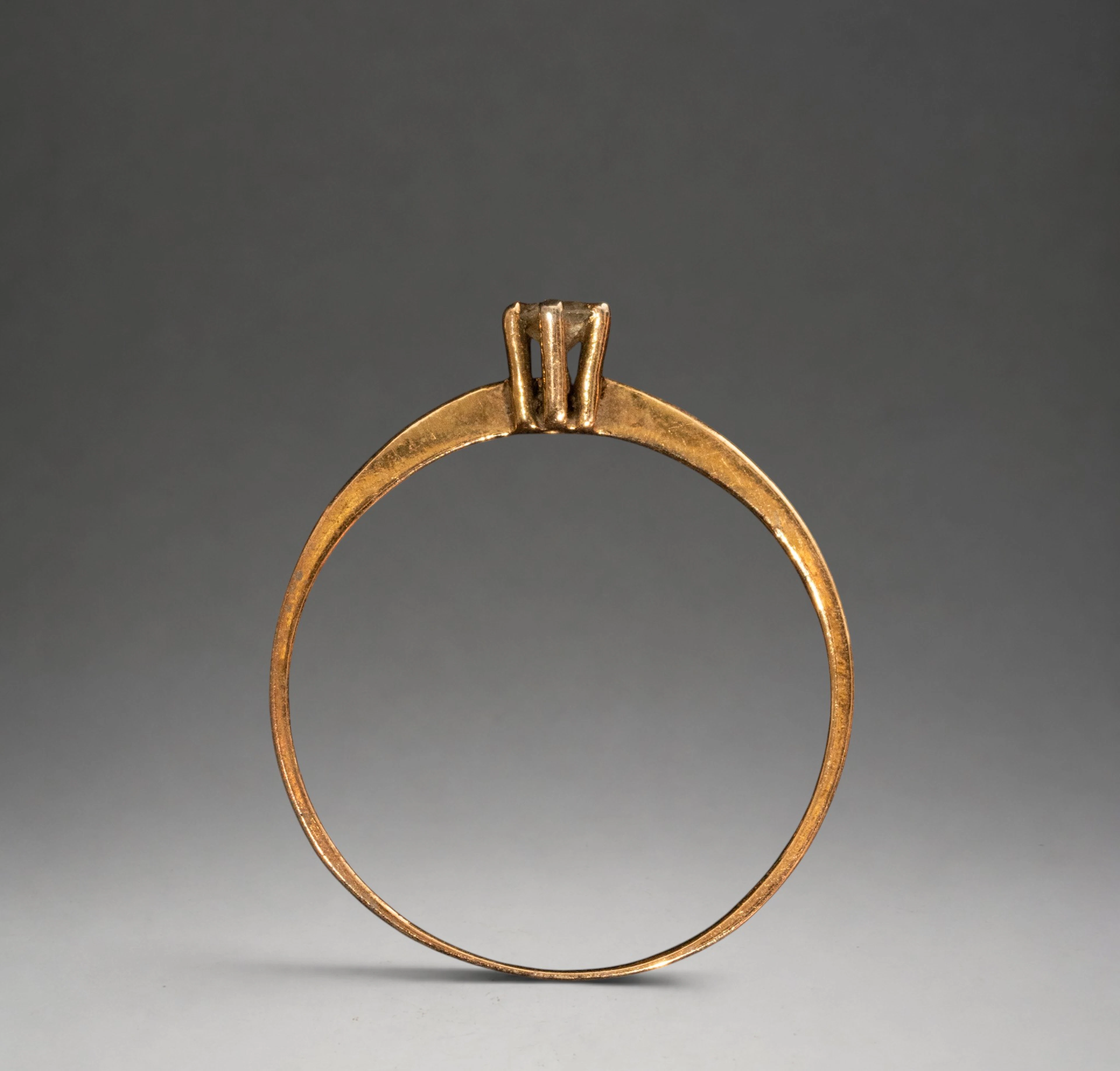 SOLITAIRE WITH 0.20CT DIAMOND AND 18K GOLD