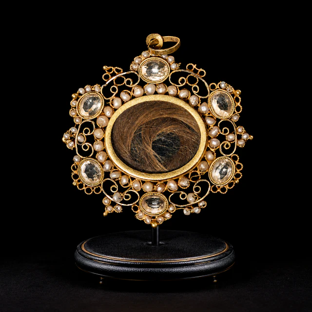 Rare and Fine Spanish or Italian 18th Century Natural Hair and 18k