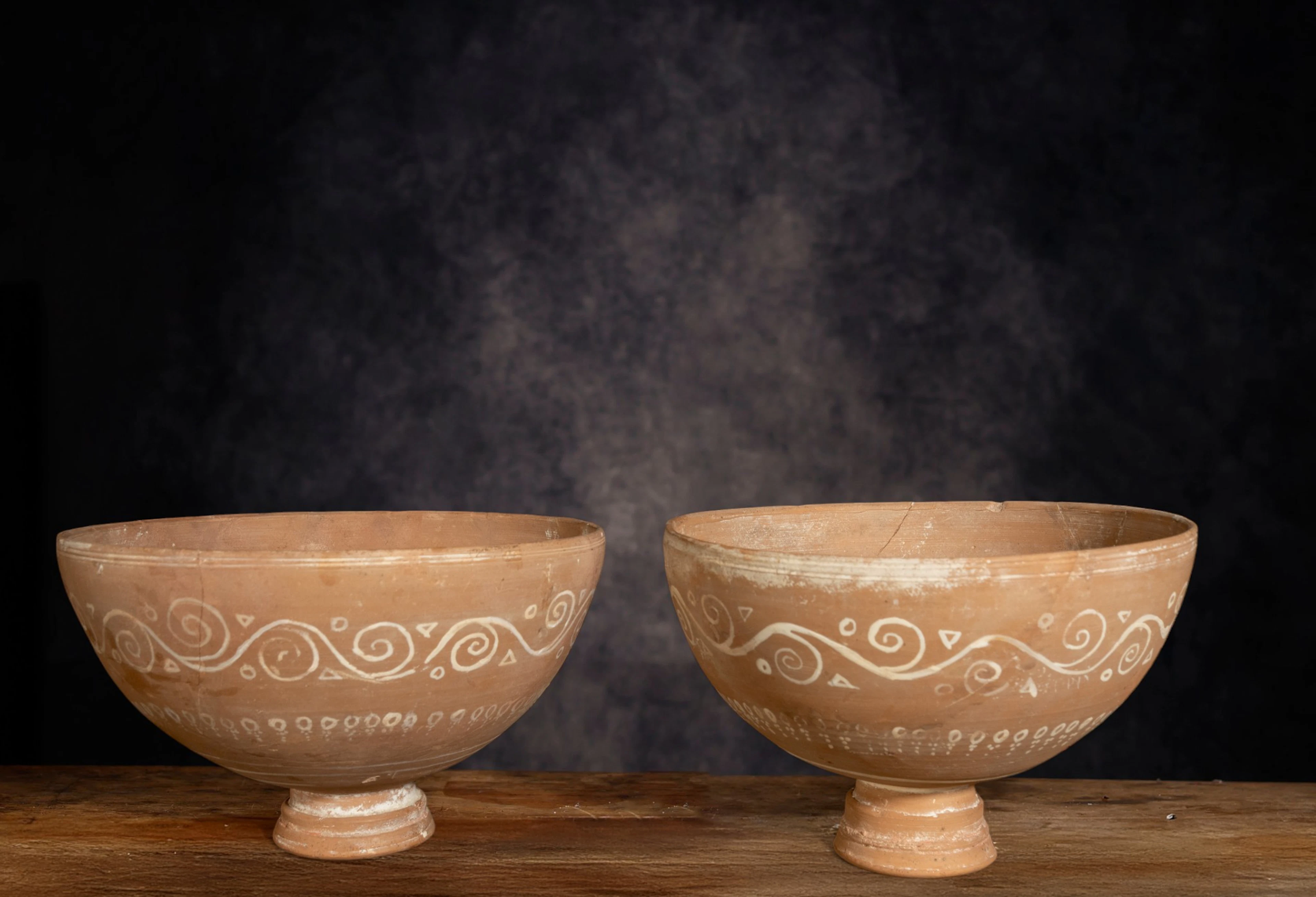 Pair of Important Magna Graecia Terracotta Vases - 3rd BC