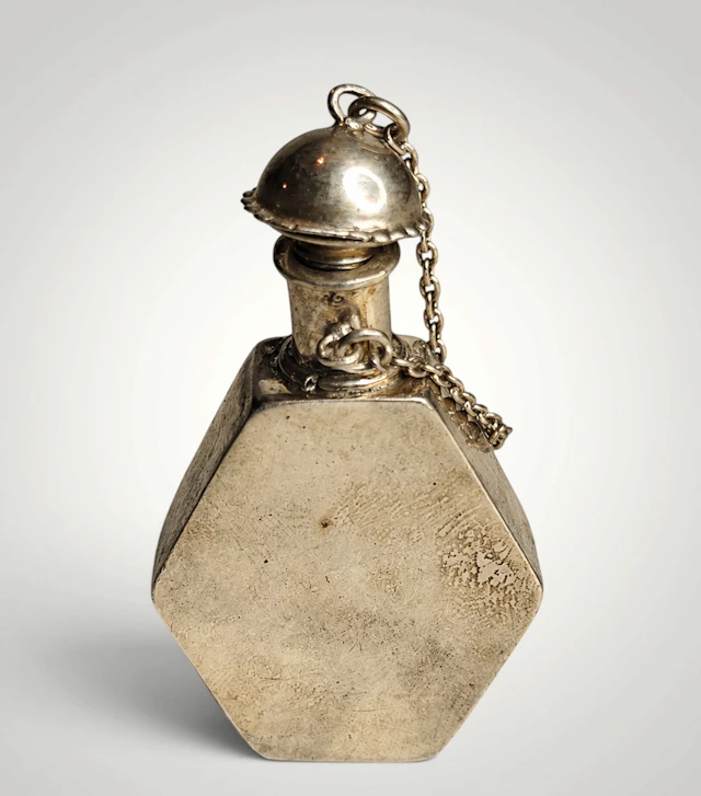 Silver perfume bottle, weight 16 grams