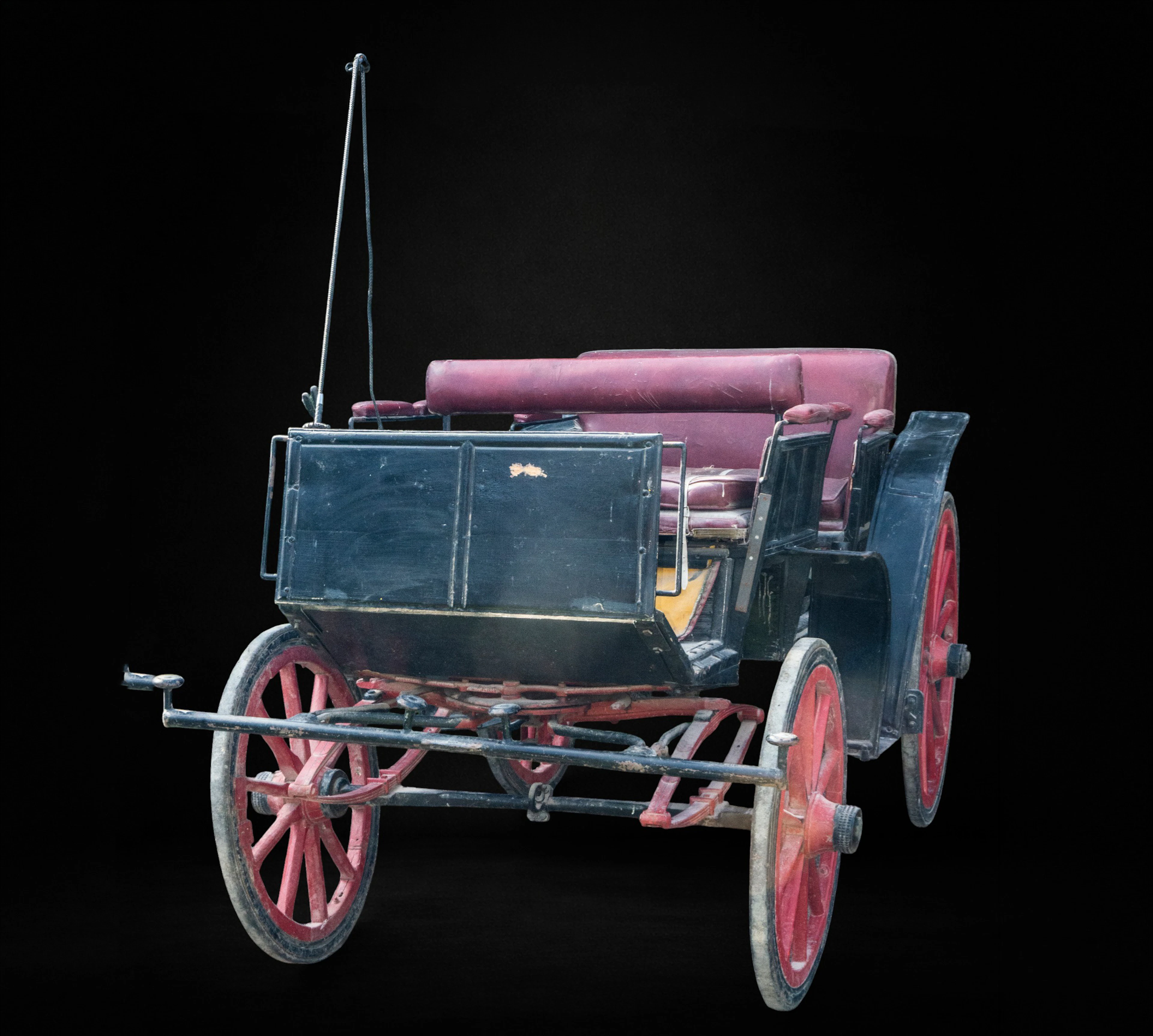 Six-seater horse-drawn carriage with coachman, 19th century