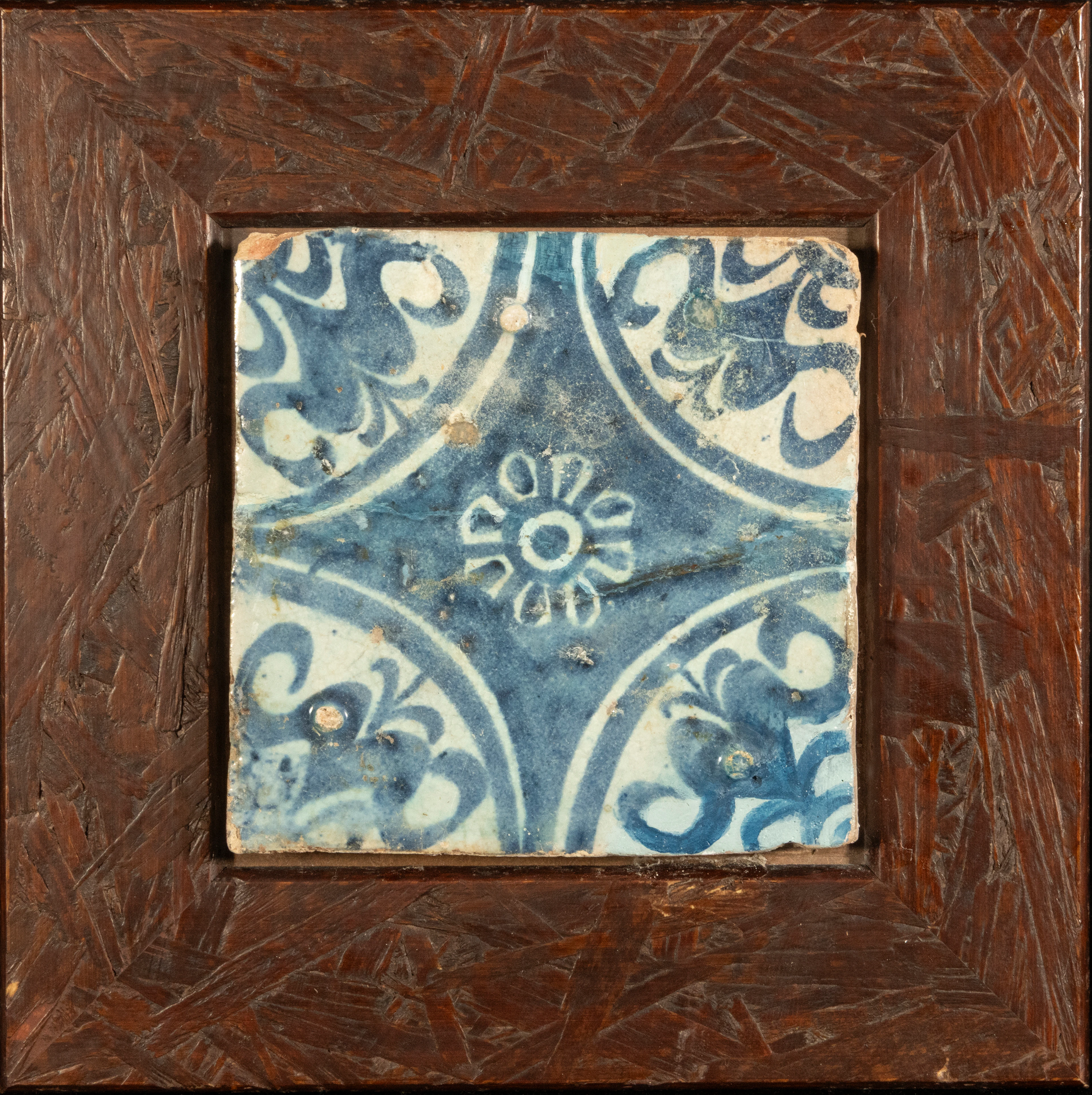 15TH CENTURY GOTHIC TILE (FLOWER)