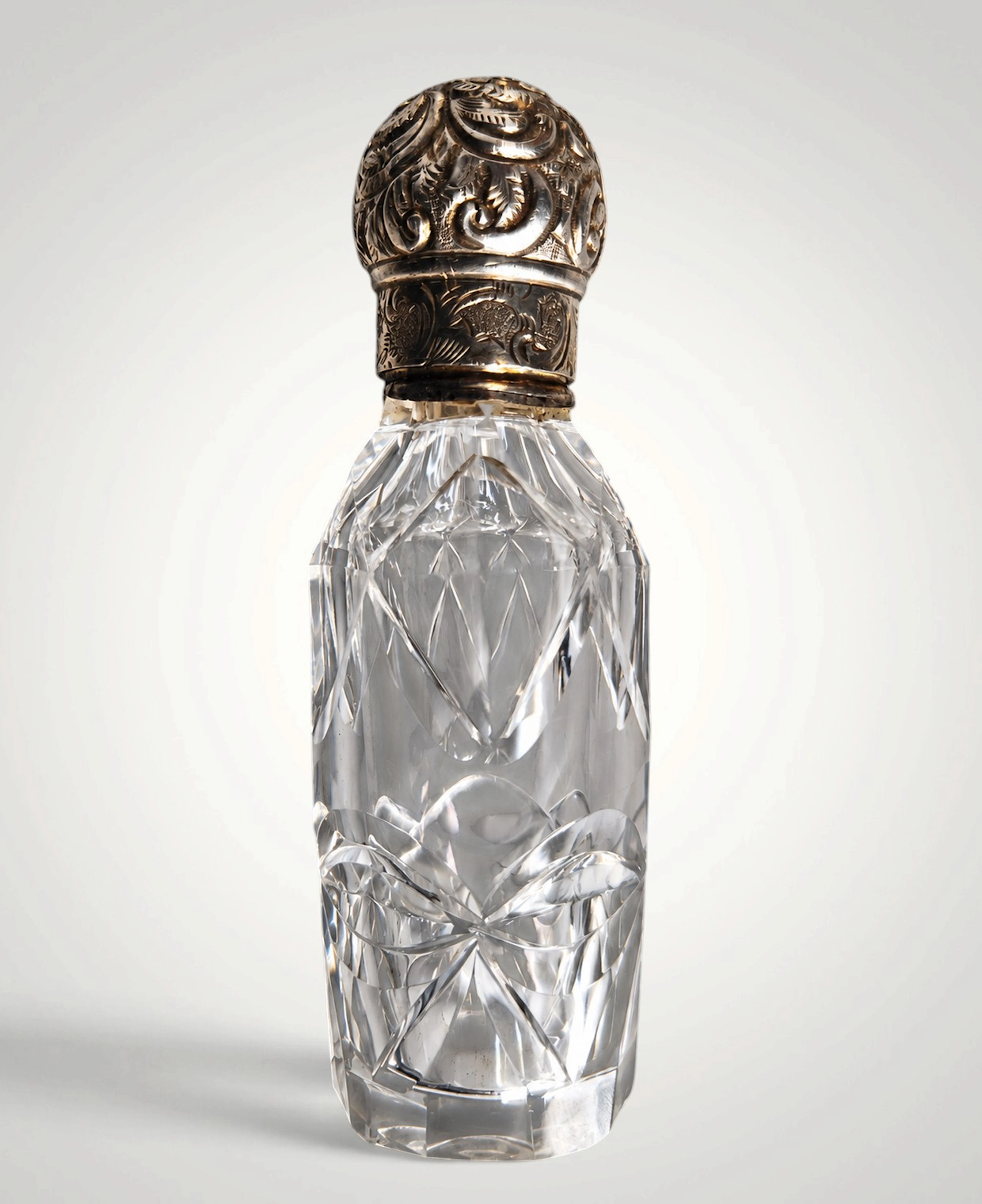 Late 18th-century perfume bottle with silver mount
