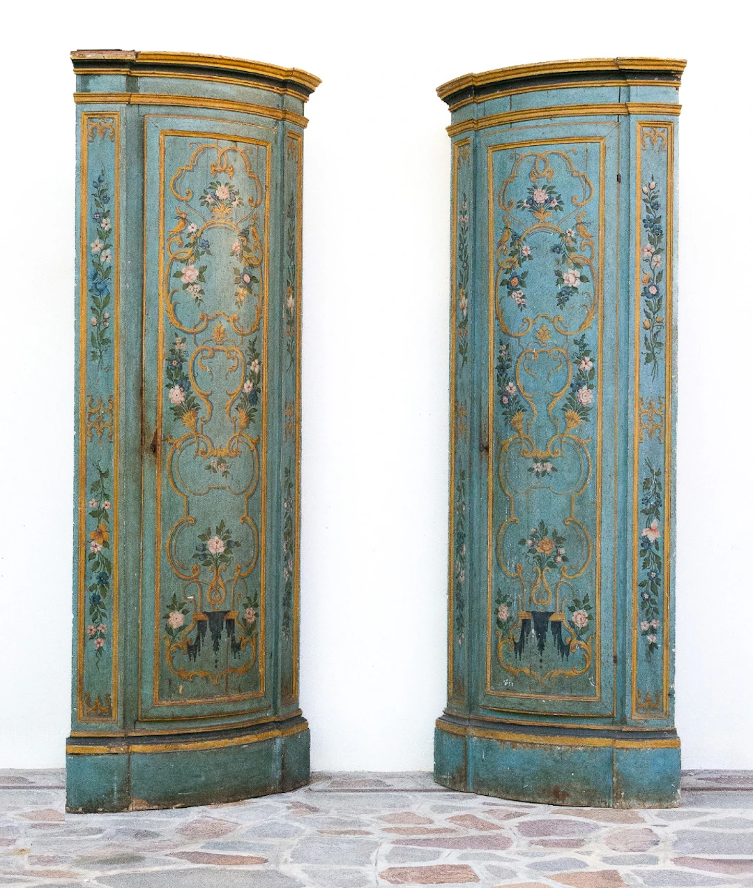 Pair of lacquered and gilded Venetian corner cabinets, Venice, late