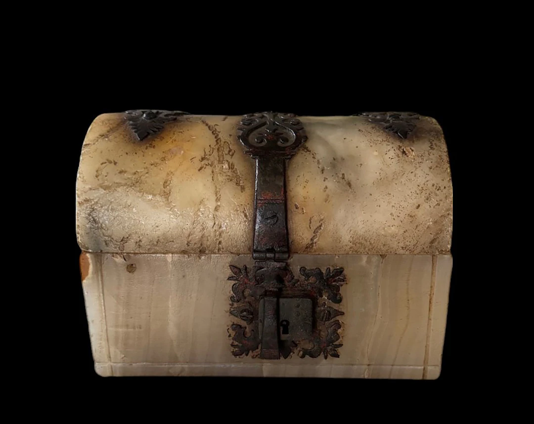 Mexican Tecali Stone Casket, Late 17th Century