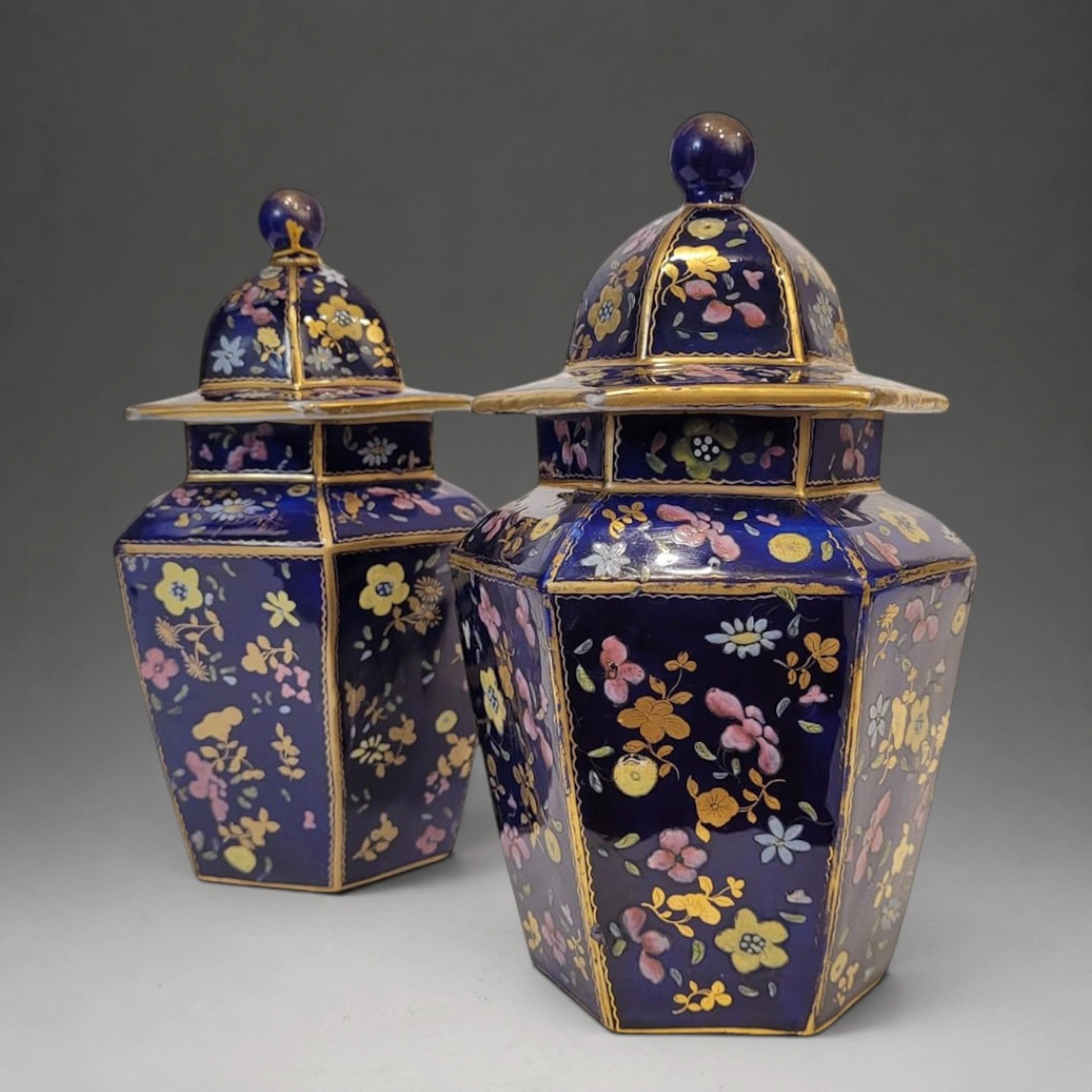 PAIR OF POTS, IRONSTONE POTTERY, MASON'S ASHWORTH, CIRCA 1820 – ENGLAND