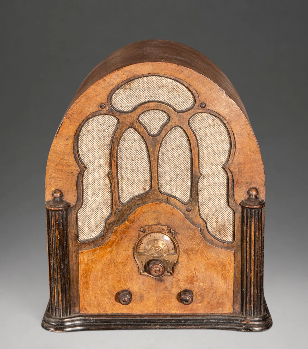 Chapel radio in a wooden box – circa 1930