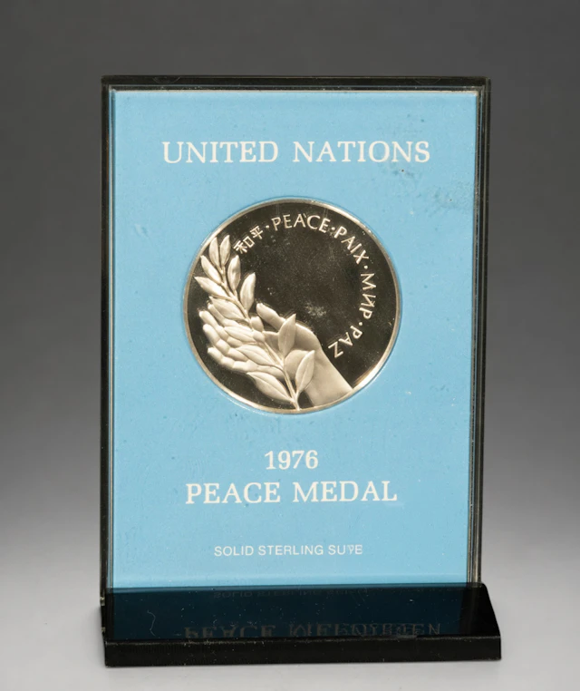 SILVER PEACE MEDAL UNITED NATIONS 1976